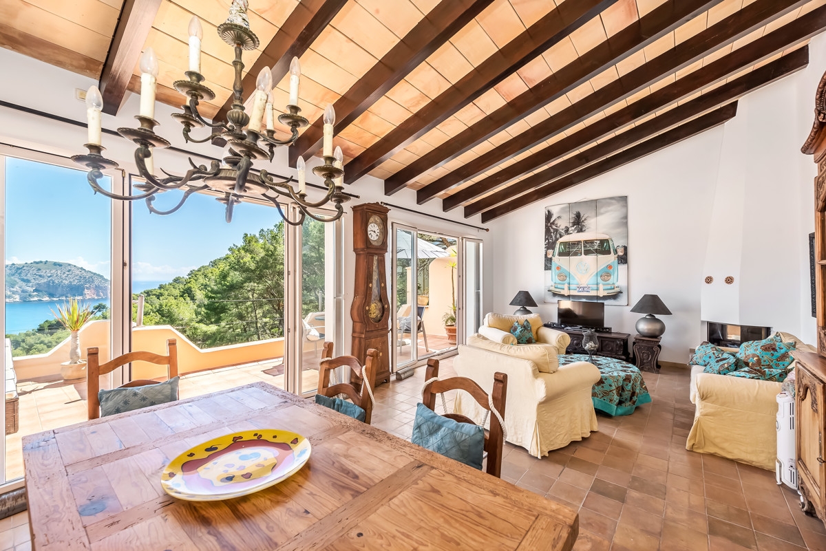 VERKAUFT! Über der Bucht von Canyamel: Chalet mit beeindruckendem Meerblick