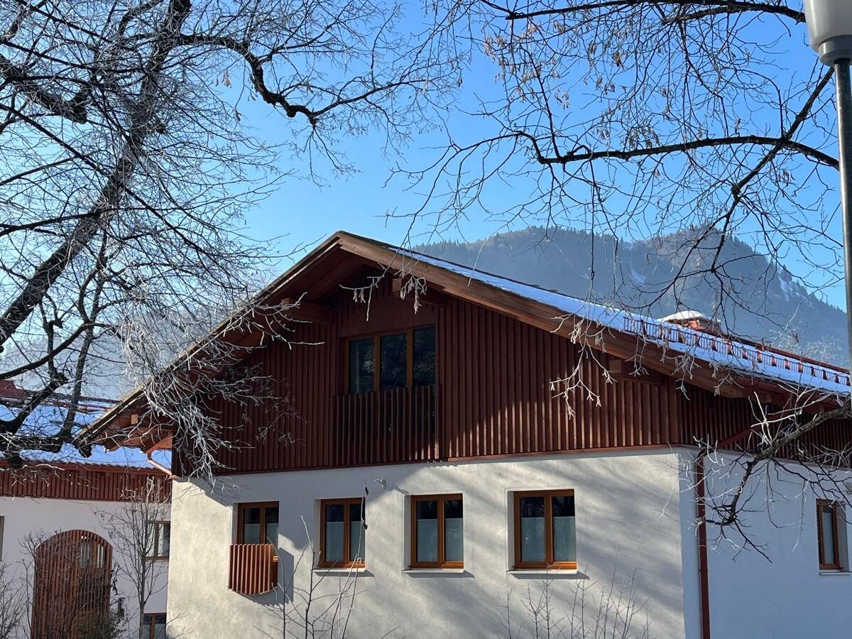 Stilvolle DG-Wohnung in Seenähe mit Zweitwohnsitzmöglichkeit, Rottach-Egern