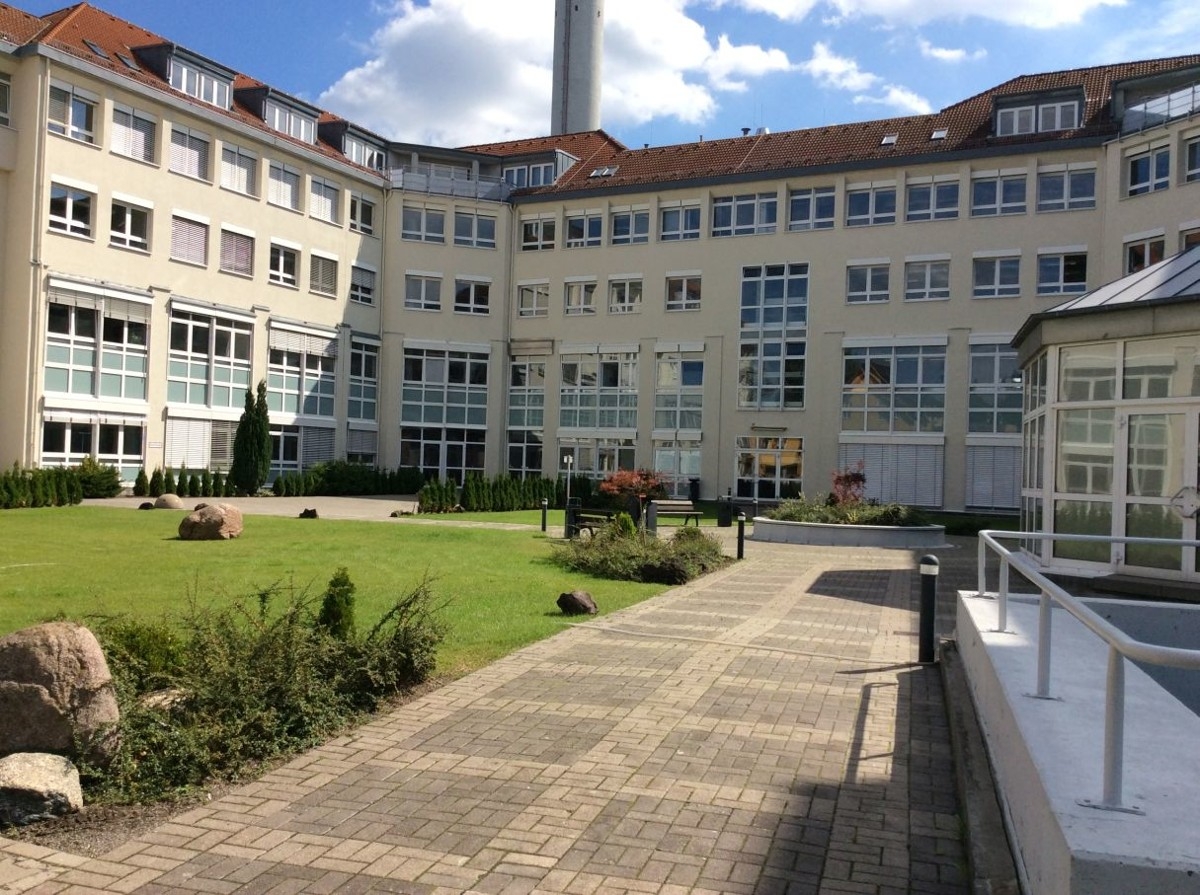 Gepflegter Bürokomplex zur Repositionierung mit Ausbaumöglichkeit