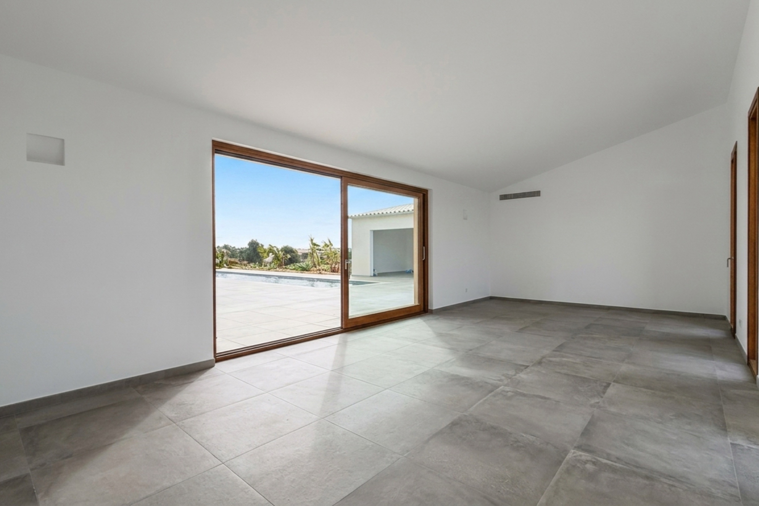 Exclusiver Neubau mit Pool, Tiefgarage und großem Garten · Bildergalerie 21
