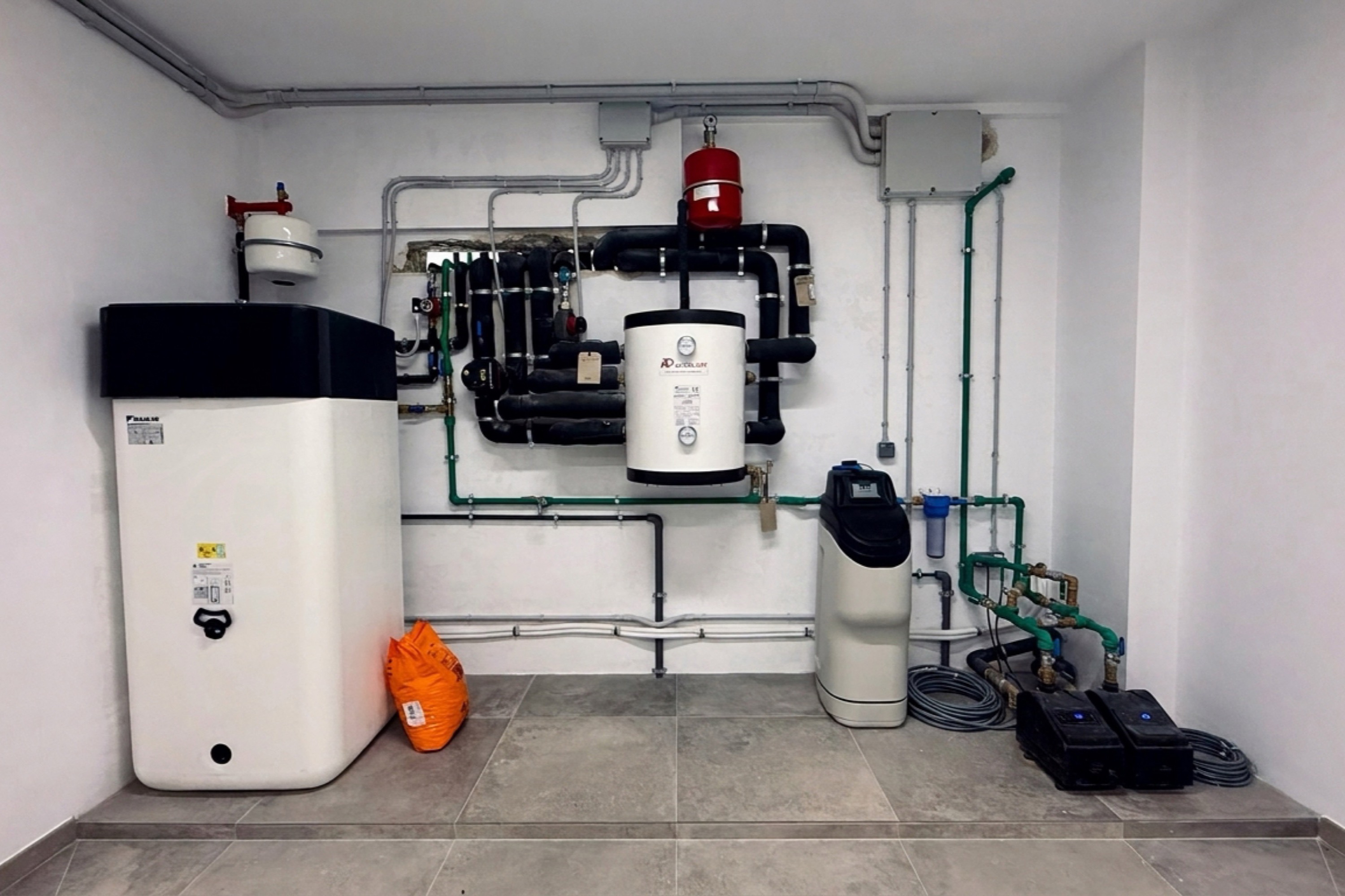 Exclusiver Neubau mit Pool, Tiefgarage und großem Garten · Bildergalerie 60