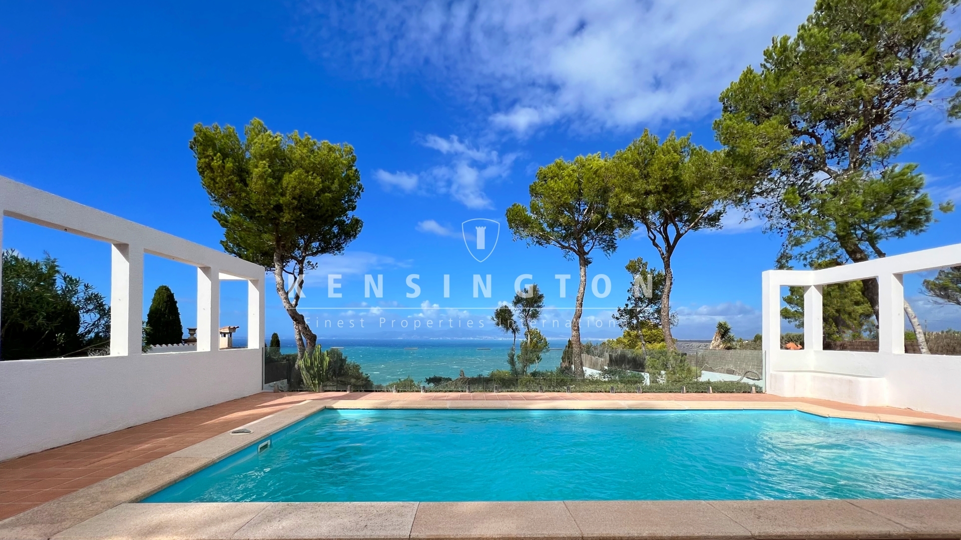 ETV! Villa in erster Meereslinie mit Pool & Ferienvermietungslizenz