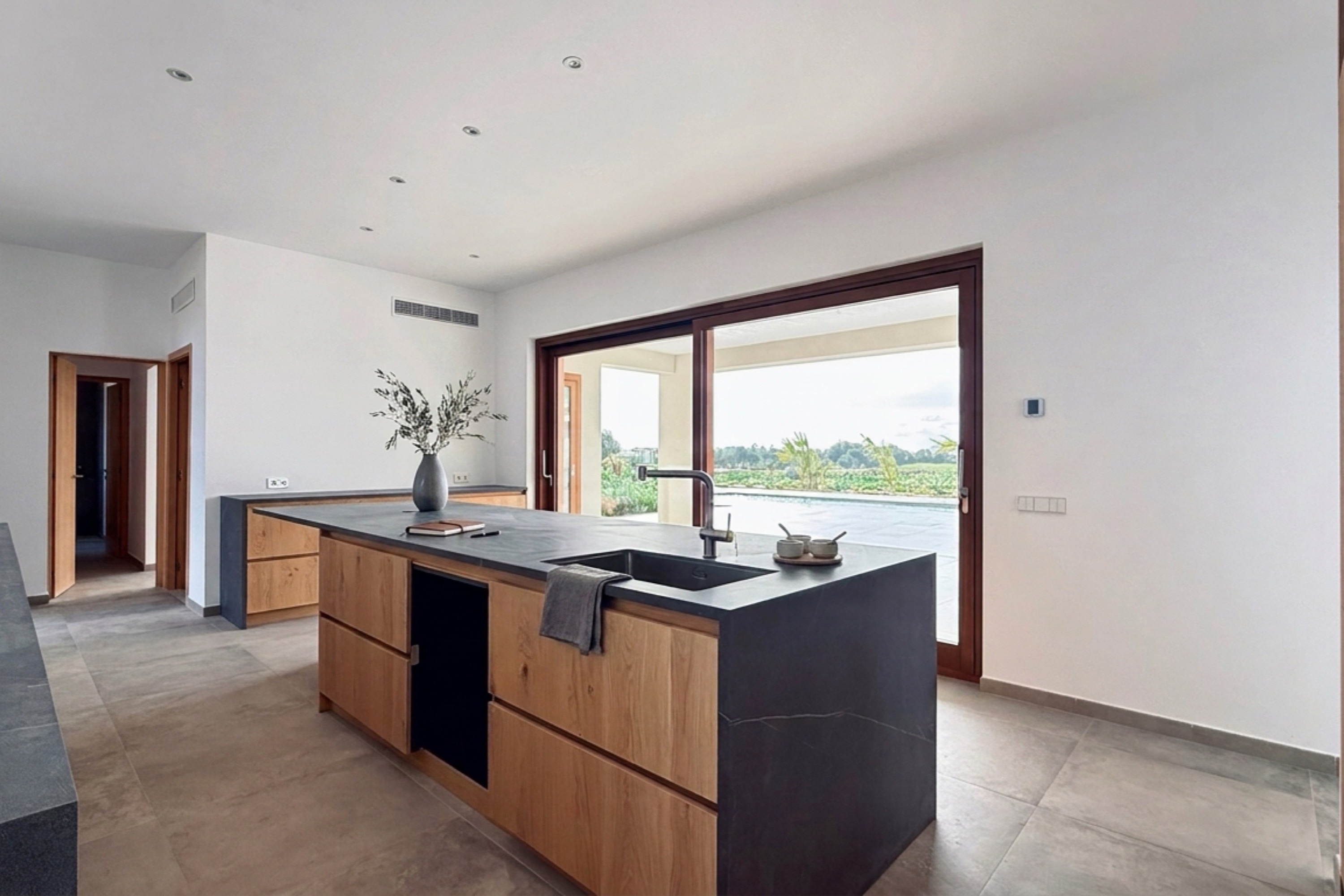 Exclusiver Neubau mit Pool, Tiefgarage und großem Garten · Bildergalerie 23