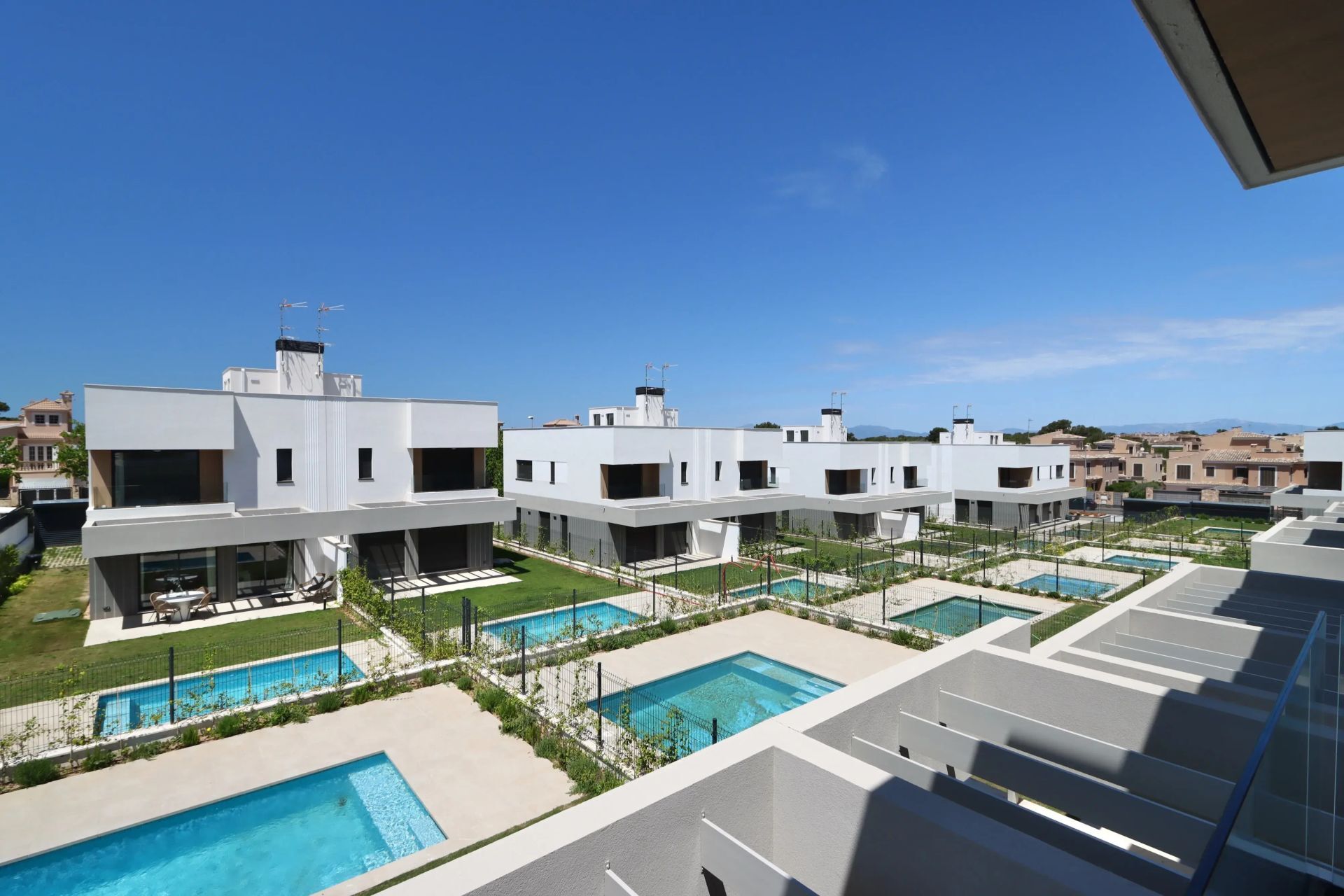 Ready-to-move-in new-build semi-detached house with partial sea view in Puig de Ros, Mallorca
