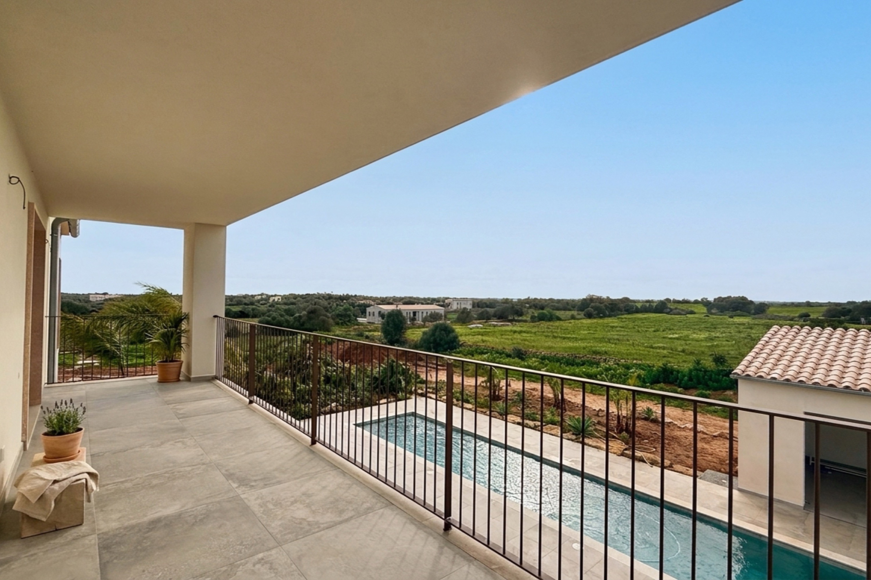 Exclusiver Neubau mit Pool, Tiefgarage und großem Garten · Bildergalerie 44