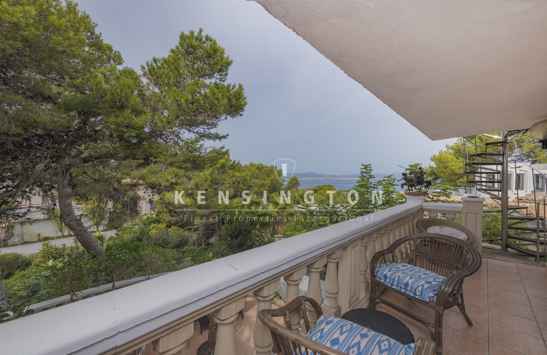 Villa en primera línea con vistas a la bahía de Palma, Mallorca · Galería 16