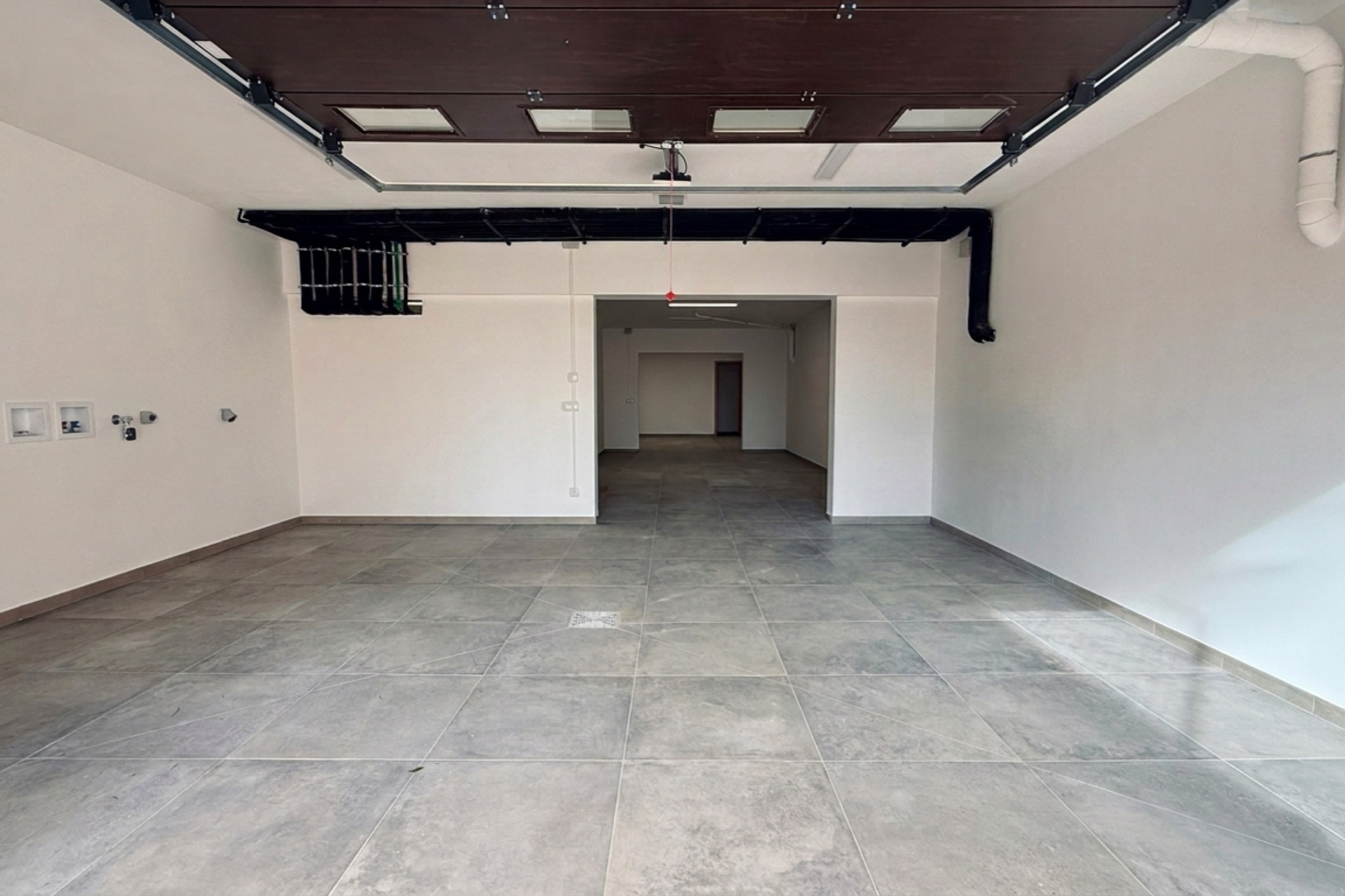 Exclusiver Neubau mit Pool, Tiefgarage und großem Garten · Bildergalerie 56