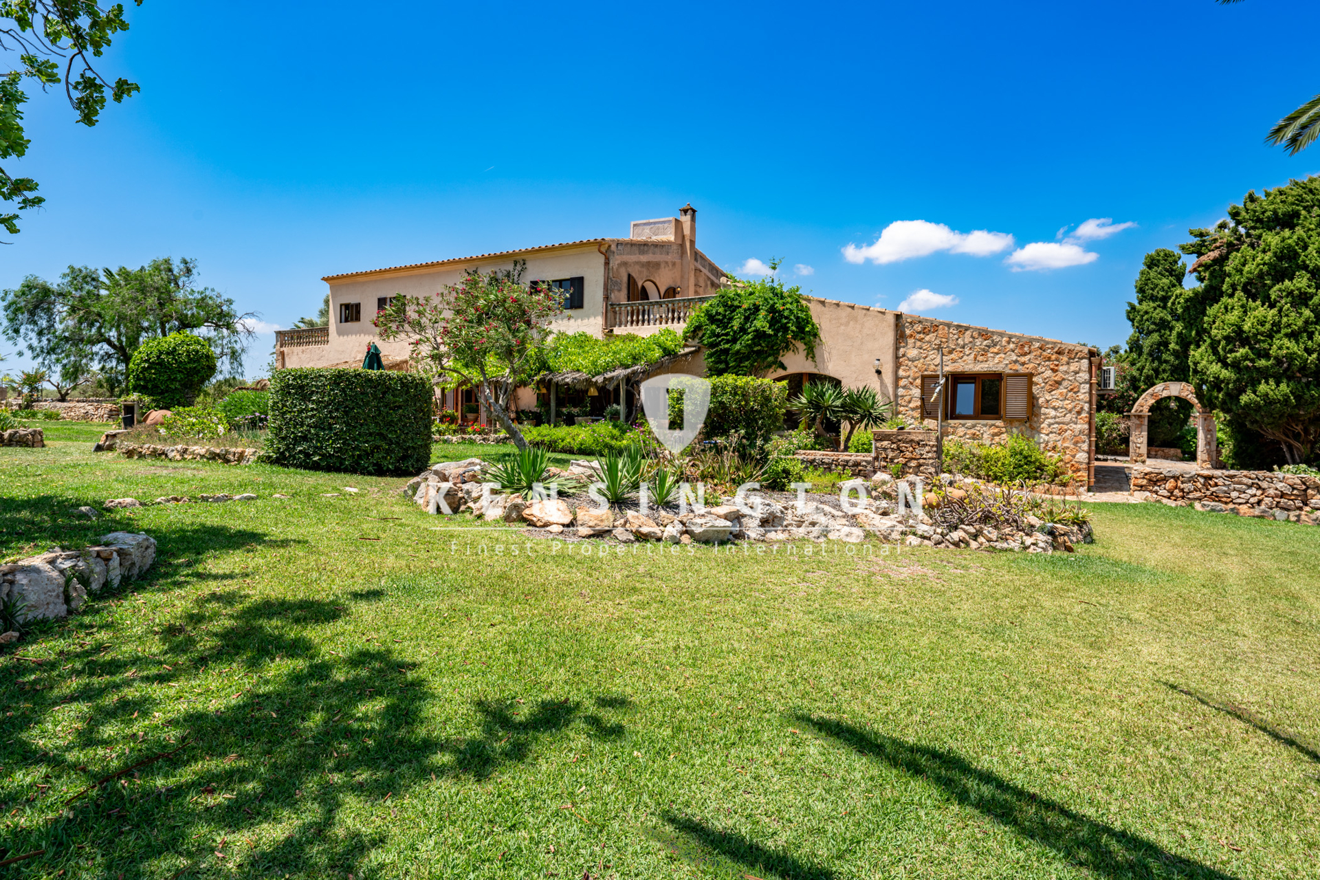 Finca mit ETV-Lizenz, Pool und Traumgarten nahe Santanyí