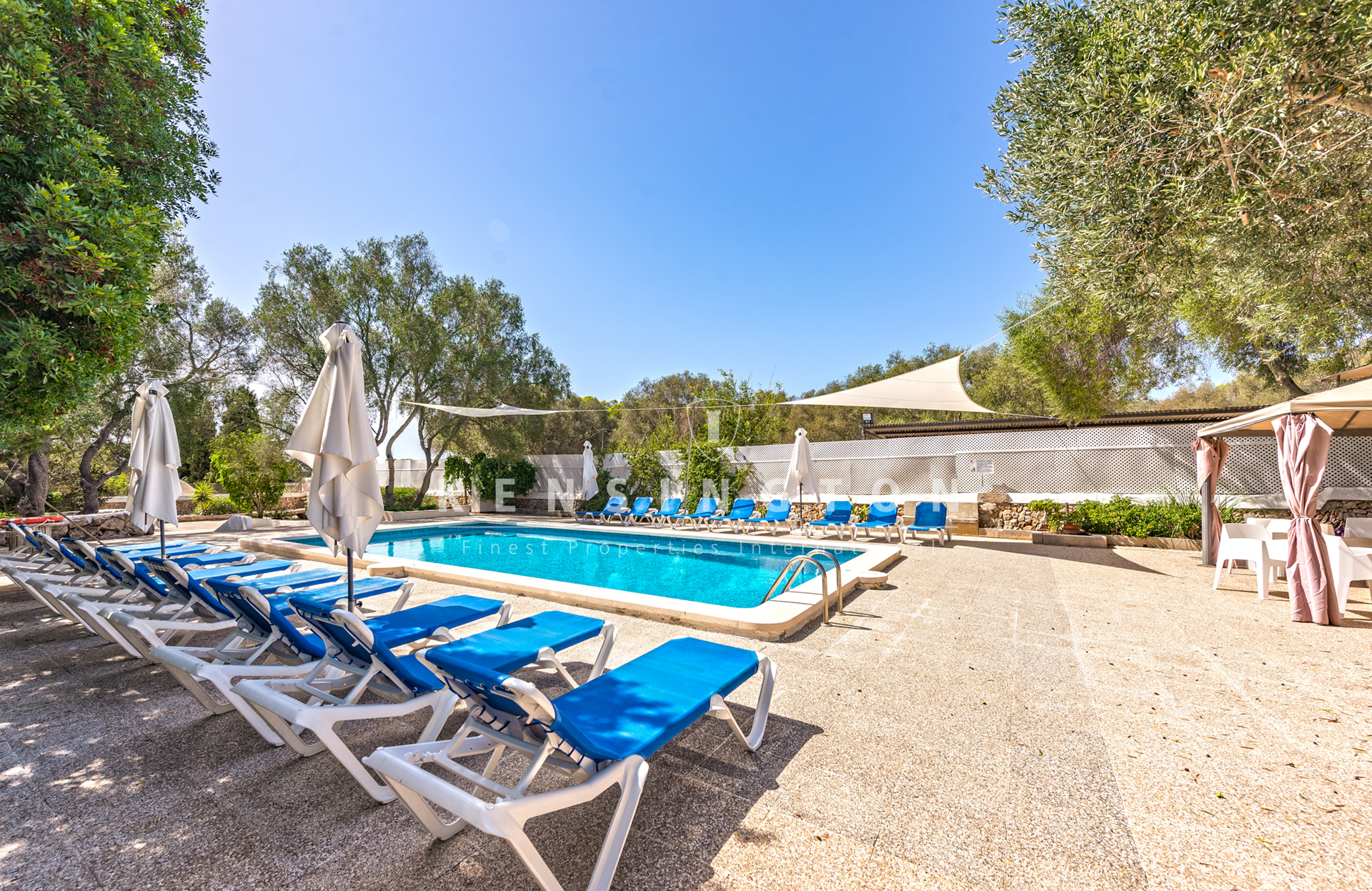 Hacienda mit Agrotourismus-Lizenz, Pool und vielfältigen Nutzungsmöglichkeiten.