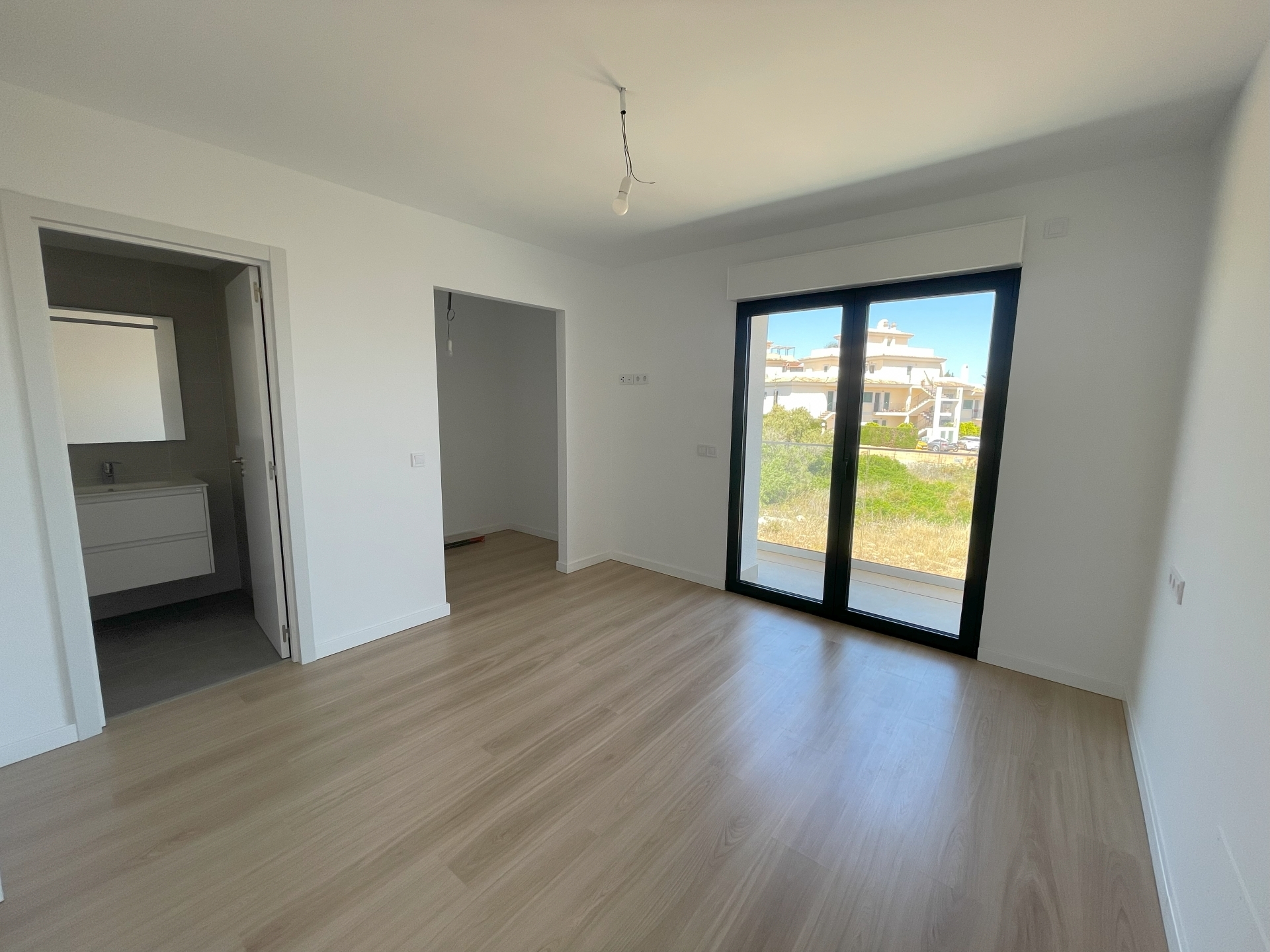 Neubau Doppelhaushälfte mit Pool · Image gallery 9