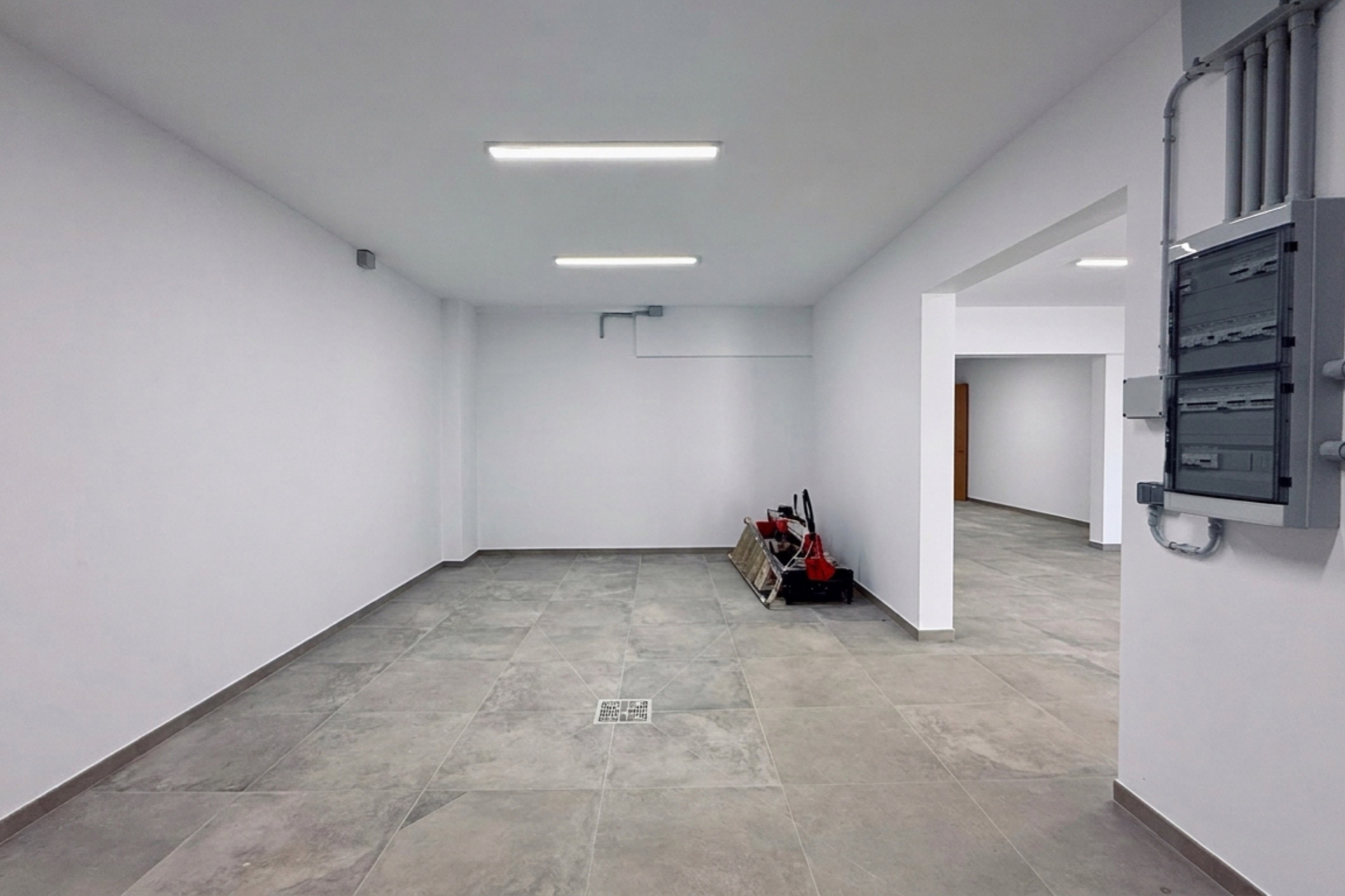 Exclusiver Neubau mit Pool, Tiefgarage und großem Garten · Bildergalerie 58