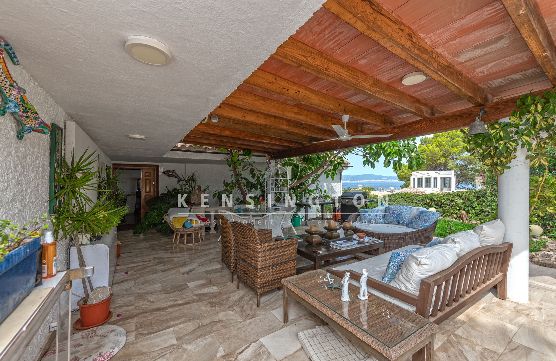 Villa in 1. Meereslinie mit Blick auf die Bucht von Palma, Mallorca