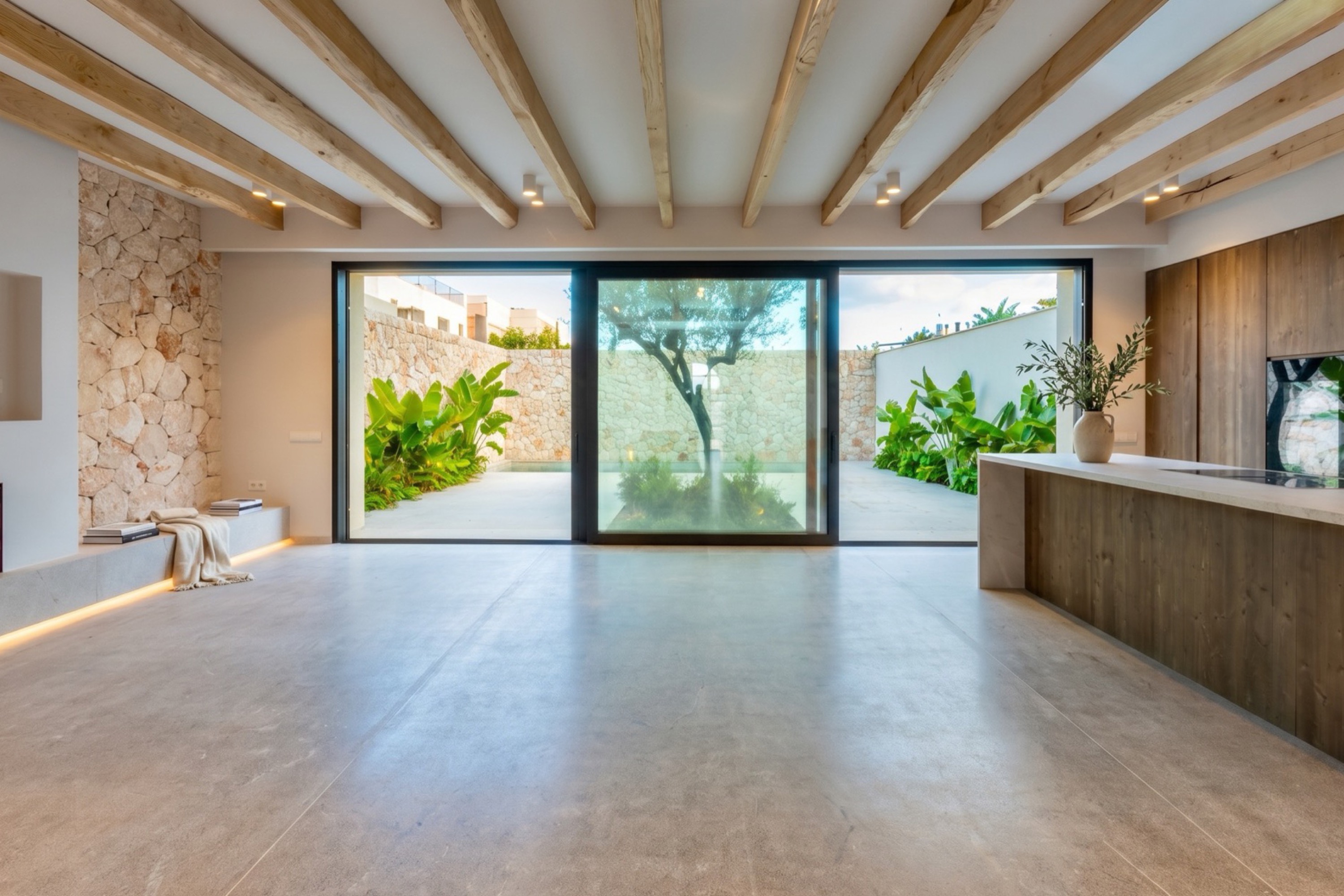 Neubau-Stadthaus mit Dachterrasse & Meerblick in Ses Salines, Mallorca