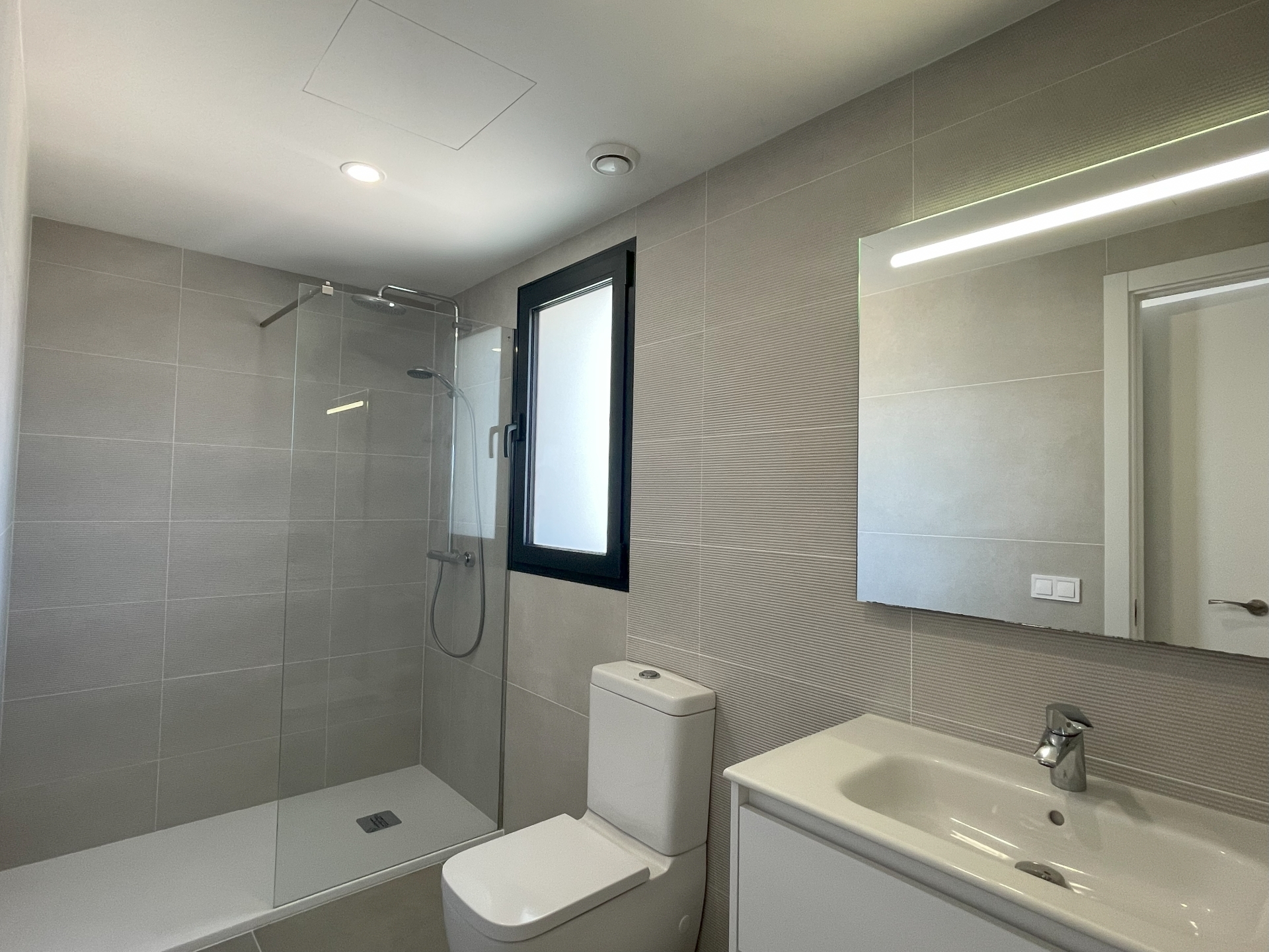 Neubau Doppelhaushälfte mit Pool · Image gallery 20