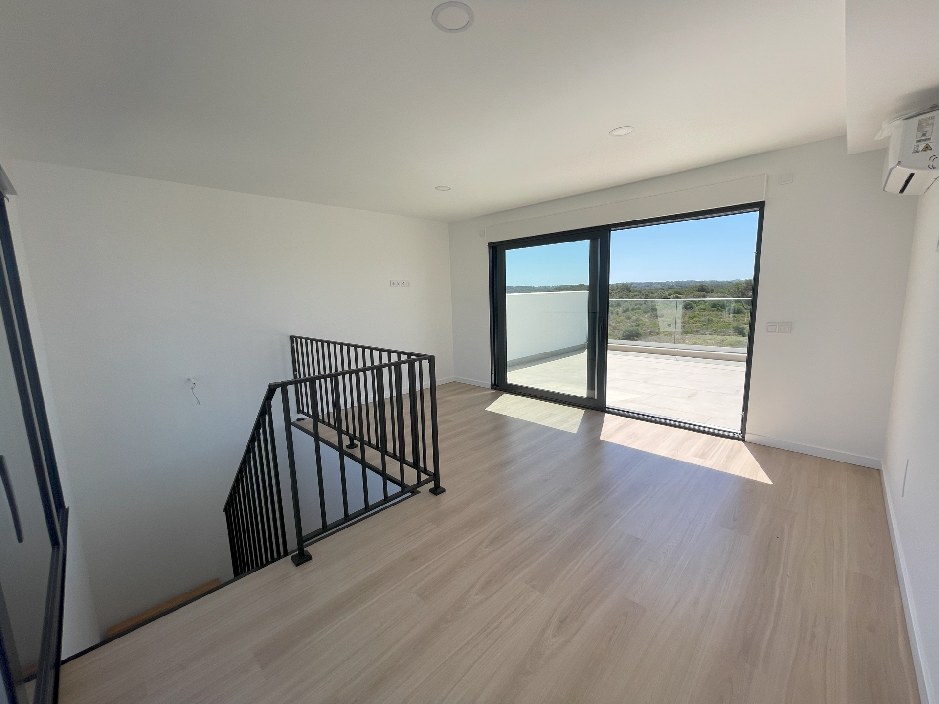 Neubau Doppelhaushälfte mit Pool · Image gallery 14