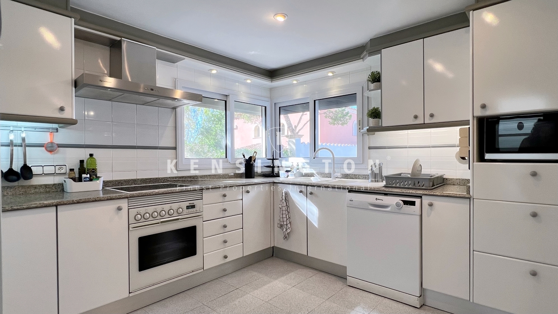 ETV! Villa in erster Meereslinie mit Pool & Ferienvermietungslizenz · Bildergalerie 23