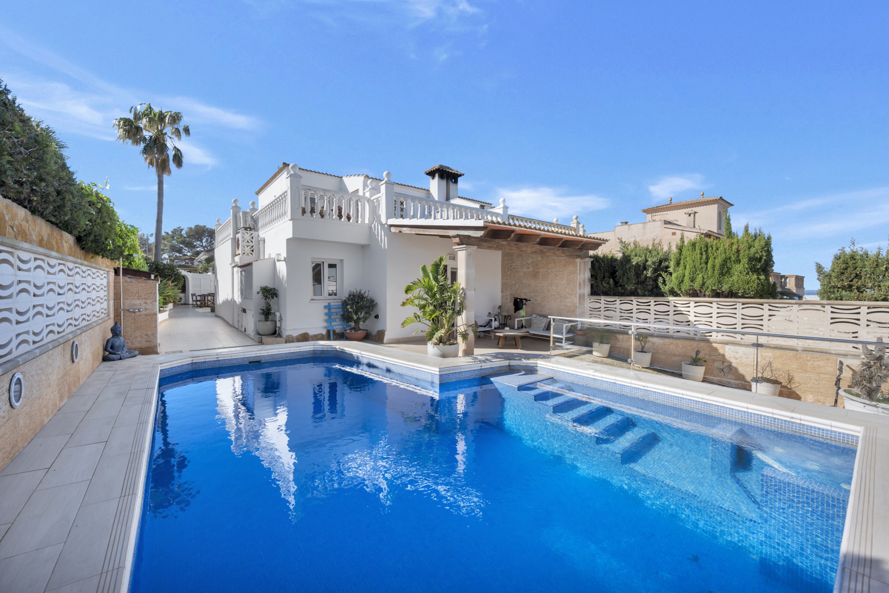 Doppelhaushälfte mit Teilmeerblick in ruhiger Lage in Badia Gran, Mallorca · Image gallery 1