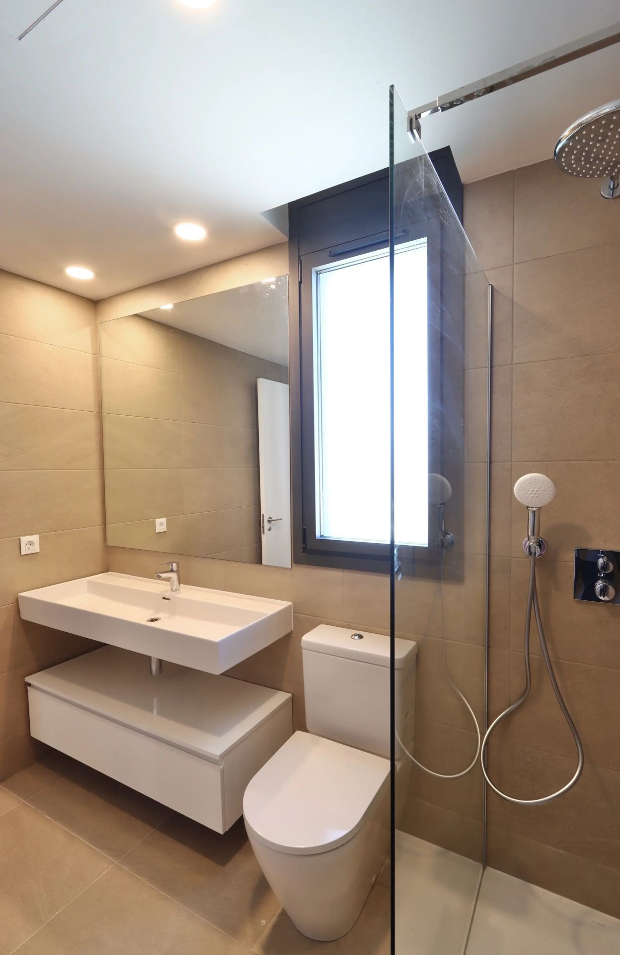 Ready-to-move-in new-build semi-detached house with partial sea view in Puig de Ros, Mallorca · Image gallery 16