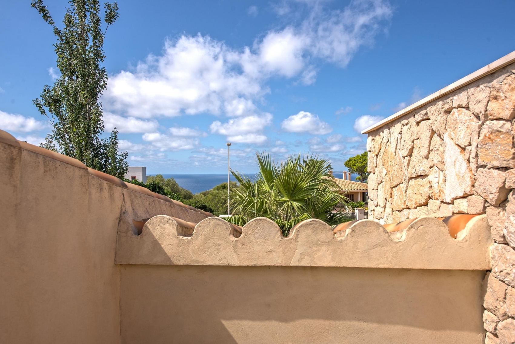 ETV! Charming villa with sea view on the second line in Sa Torre, Mallorca · Image gallery 9