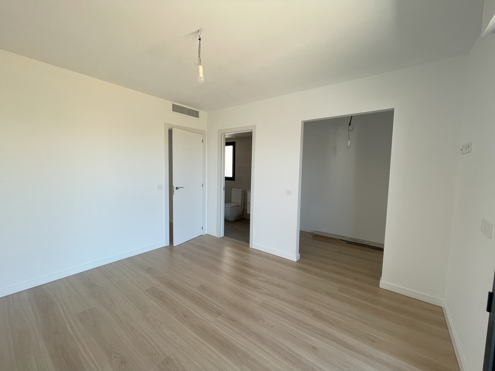 Neubau Doppelhaushälfte mit Pool · Image gallery 12