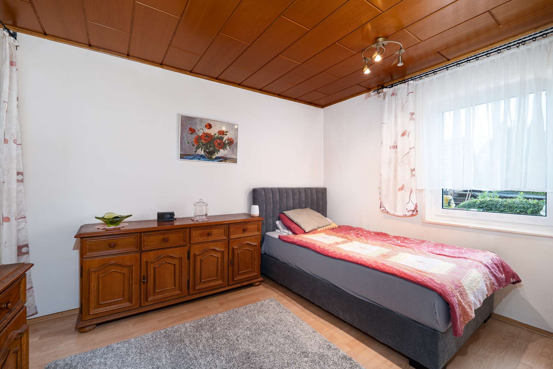 Esszimmer, aktuell als Schlafbereich genutzt