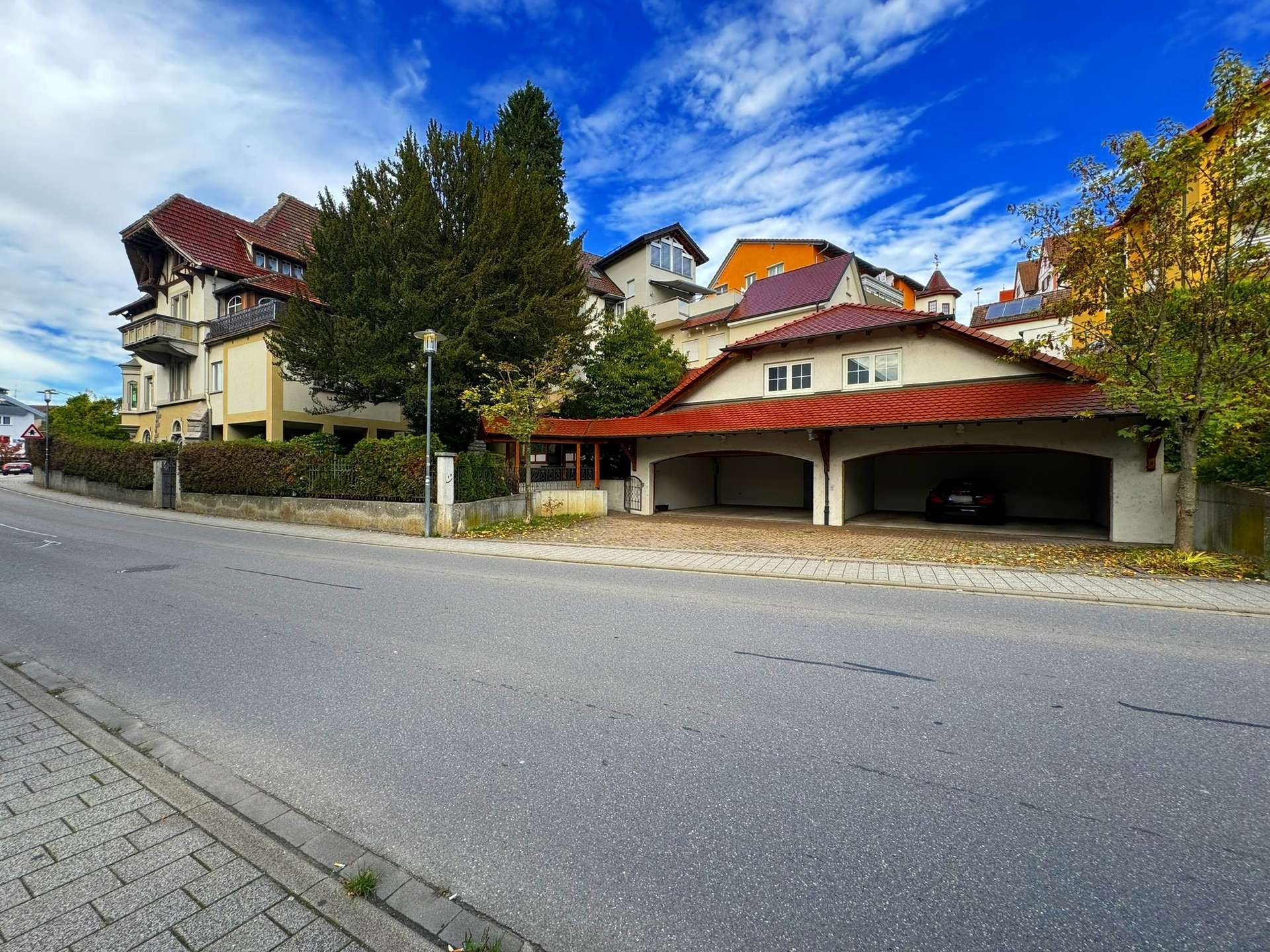 Außenansicht Garage