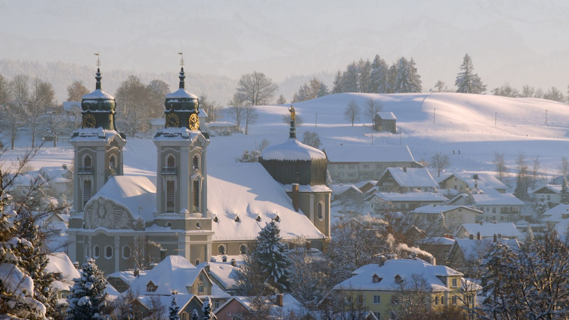 Stadtpfarrkirche im Winter
