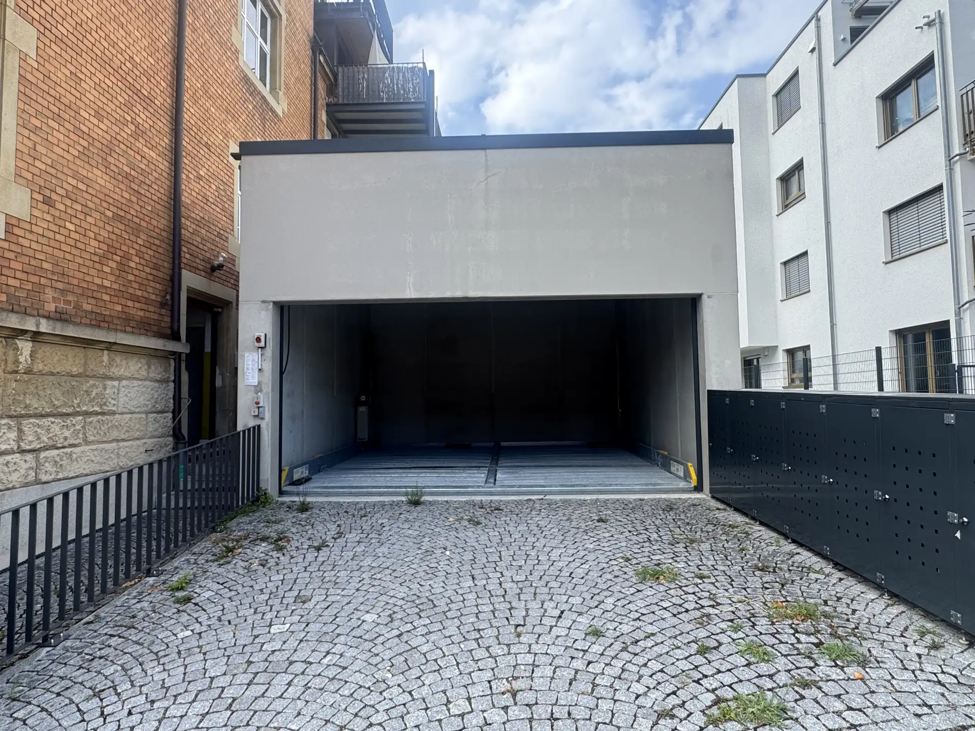 Moderne Garagenstellplätze mit Liftsystem – direkt am Michelsberg