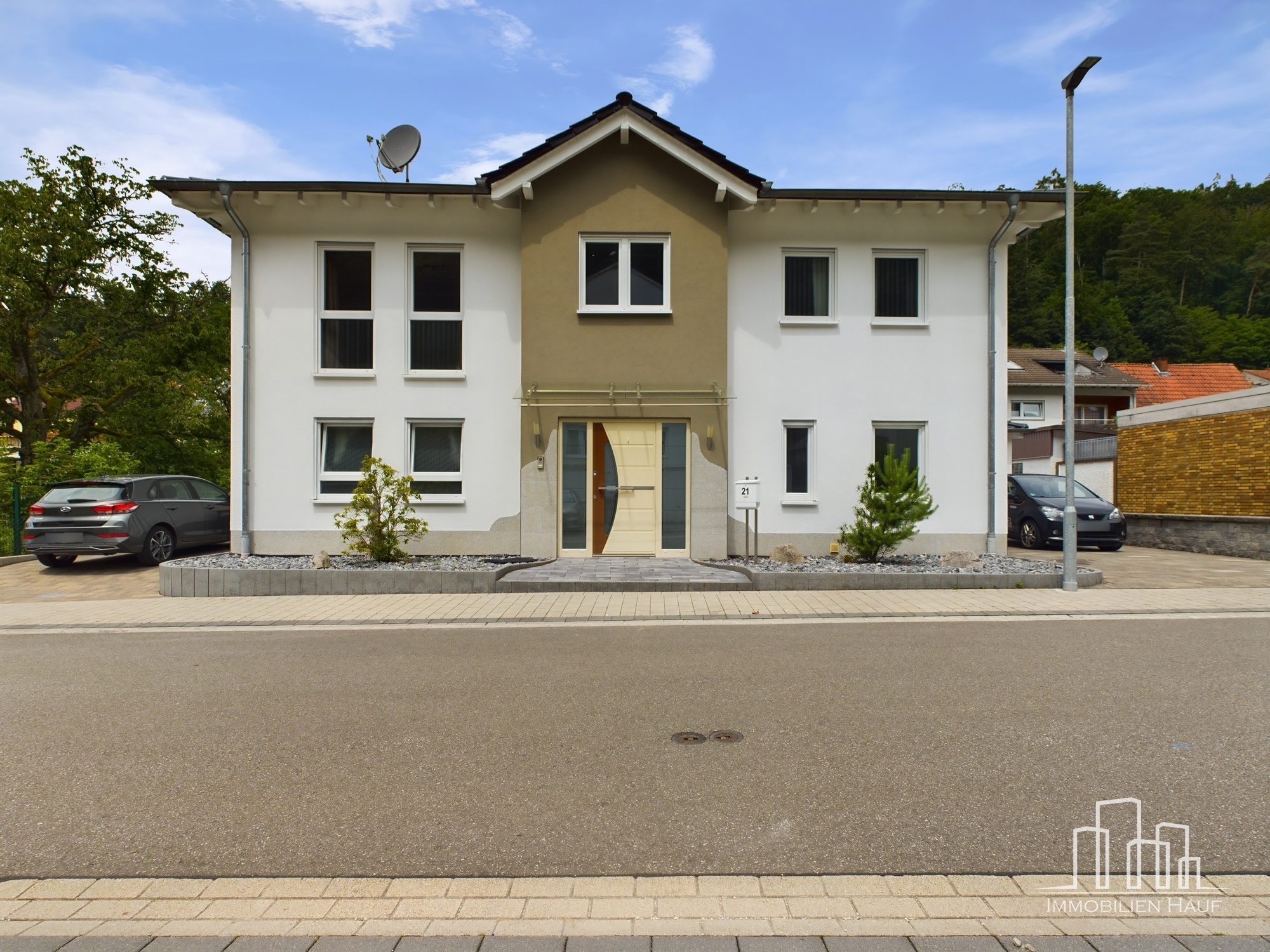 3.100 € Kaltmiete im Monat – modernes EFH in Toplage Hohenecken