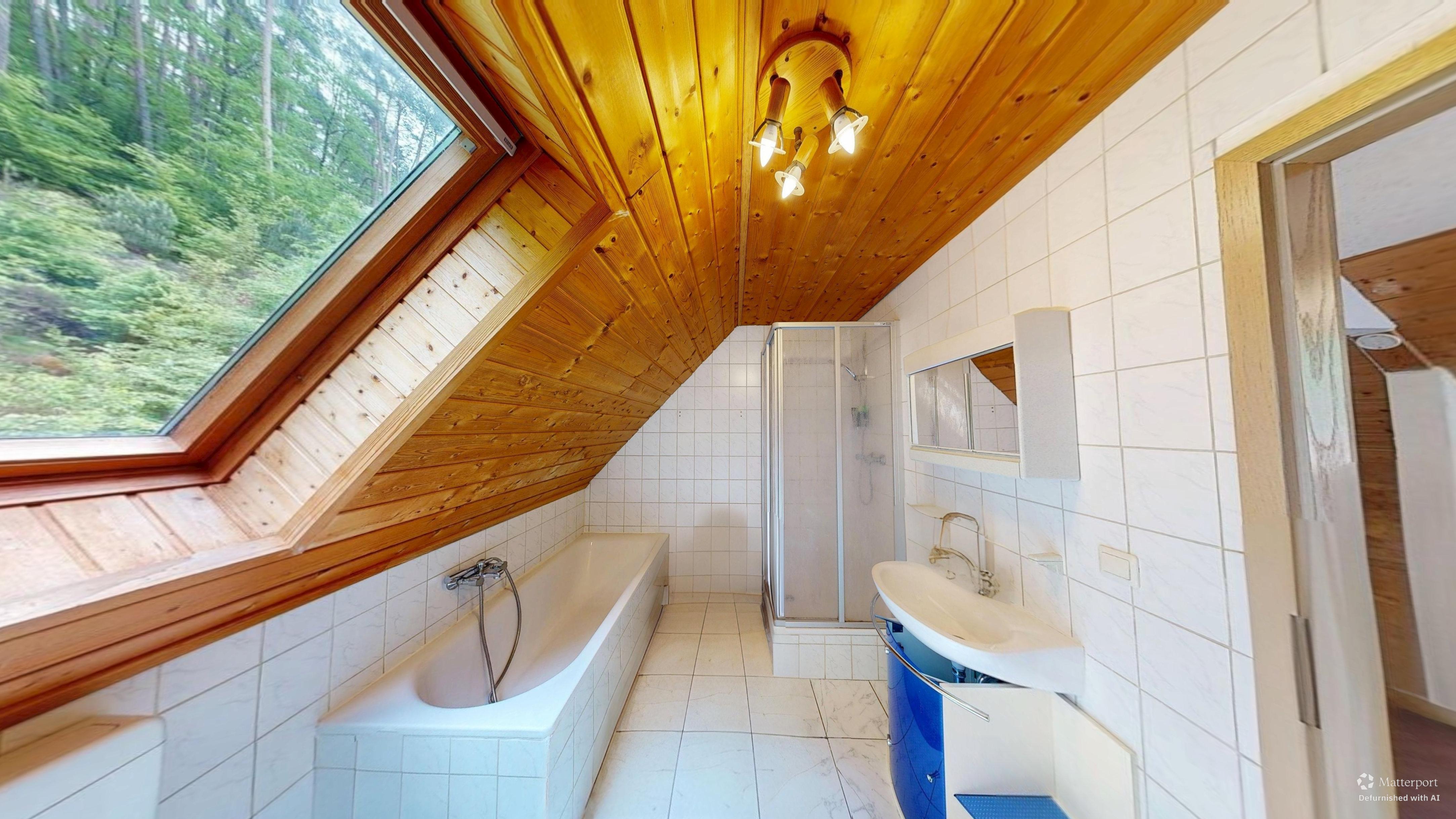 Zwischen Wald und Wohnkomfort – Gepflegtes Zweifamilienhaus mit großem Naturgrundstück – 11/41