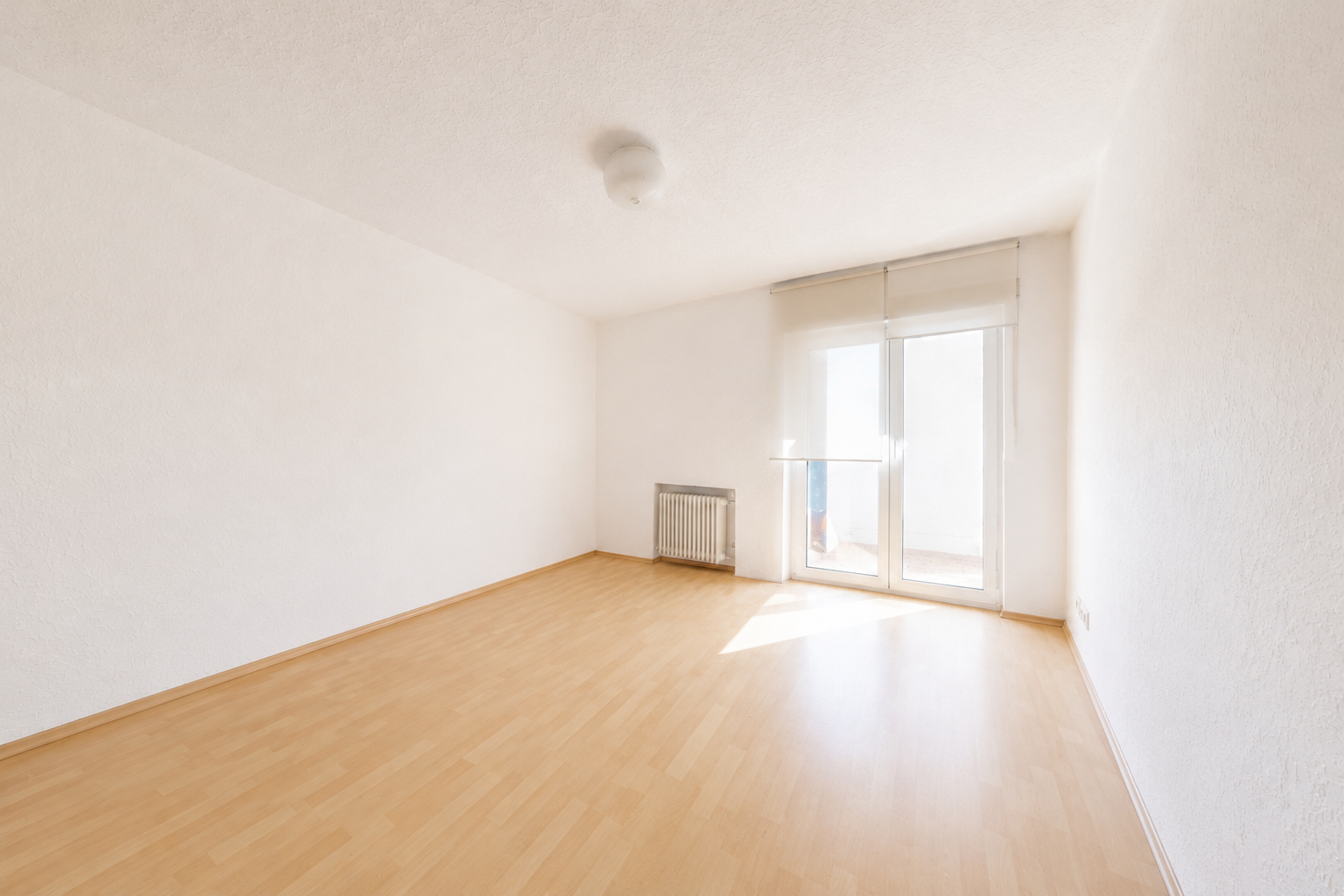 Vollvermietetes Wohn & Geschäftshaus mit PV-Anlage und stabilem Cashflow – 10/16