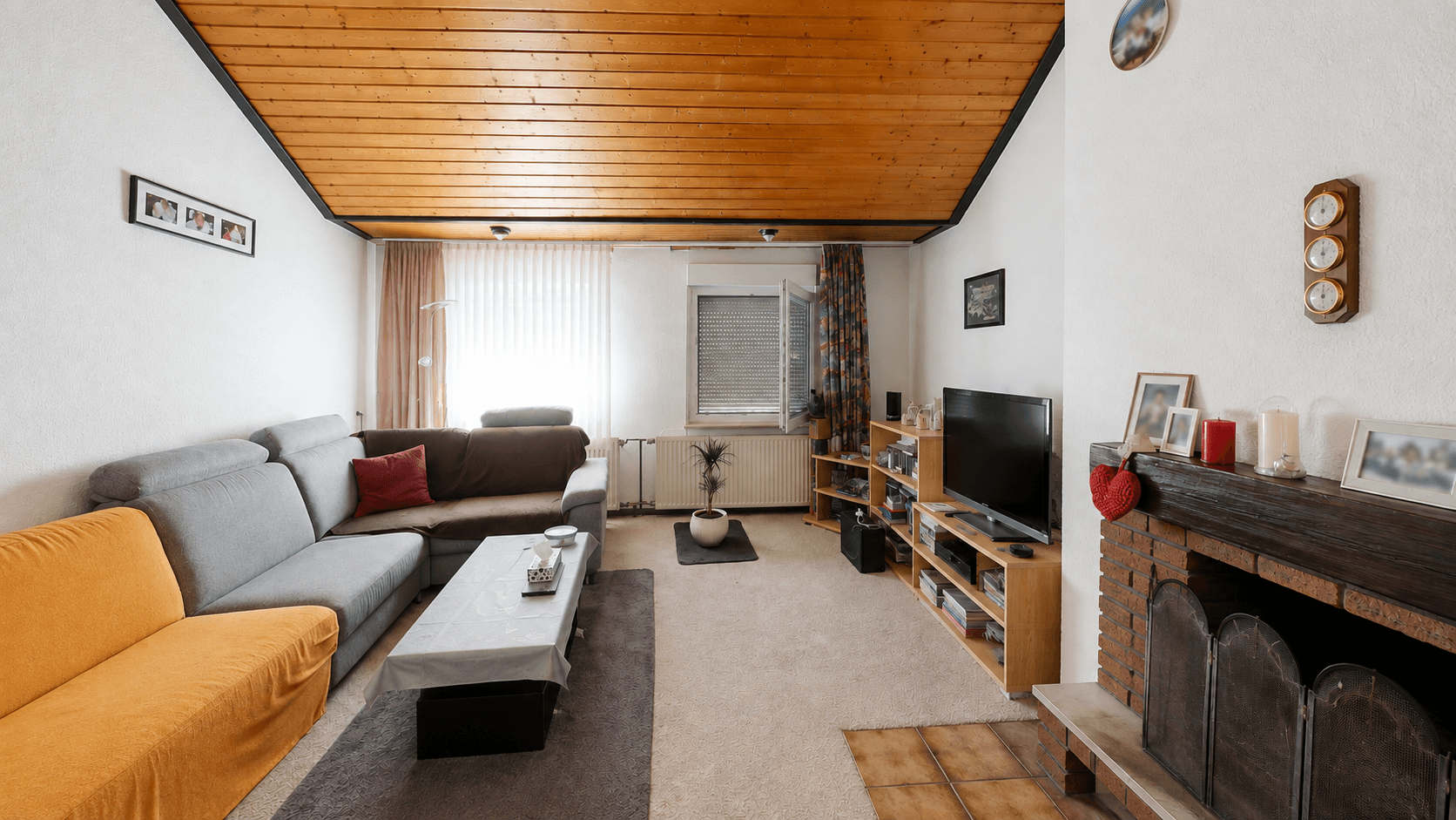 Großzügiges Zweifamilienhaus mit Sanierungsbedarf in Landstuhl – 10/15
