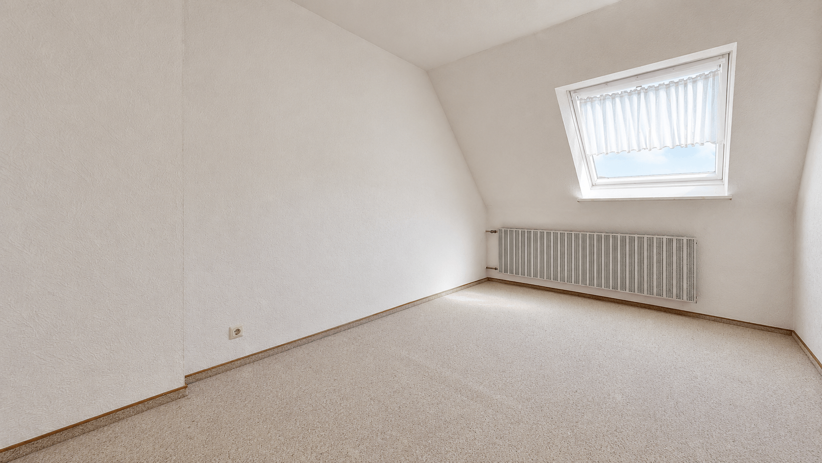 Dein Platz für Zukunft: großes Grundstück, Garage & echtem Entwicklungspotenzial - Image 9