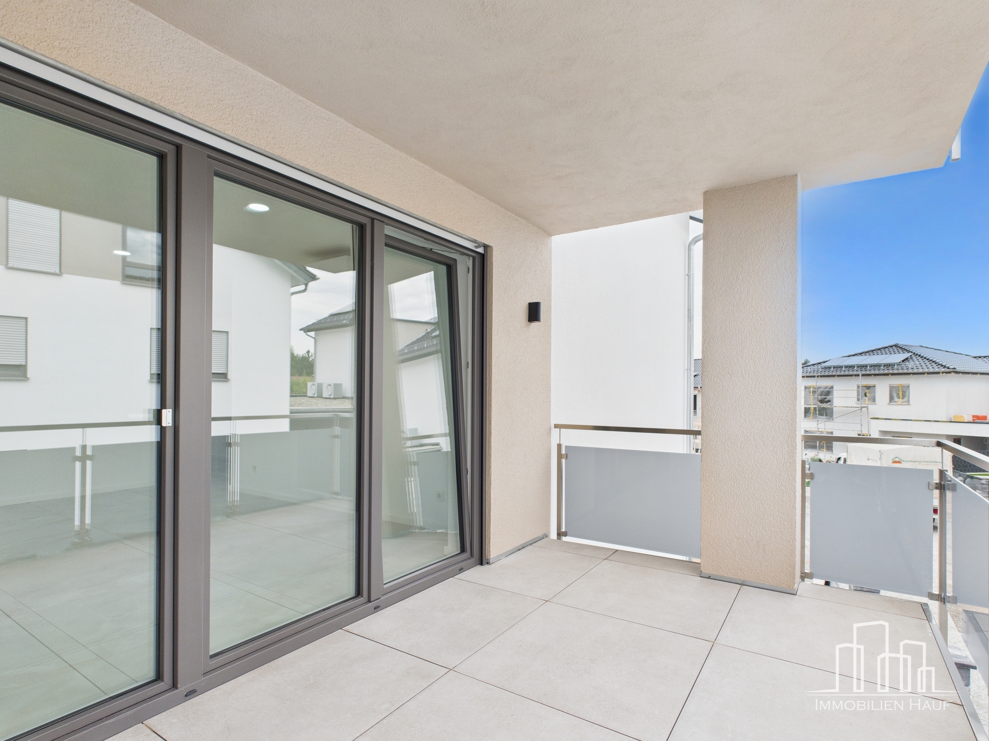 Spacious 3-Bedroom Apartment with A/C & Garage in Ramstein – 16/17