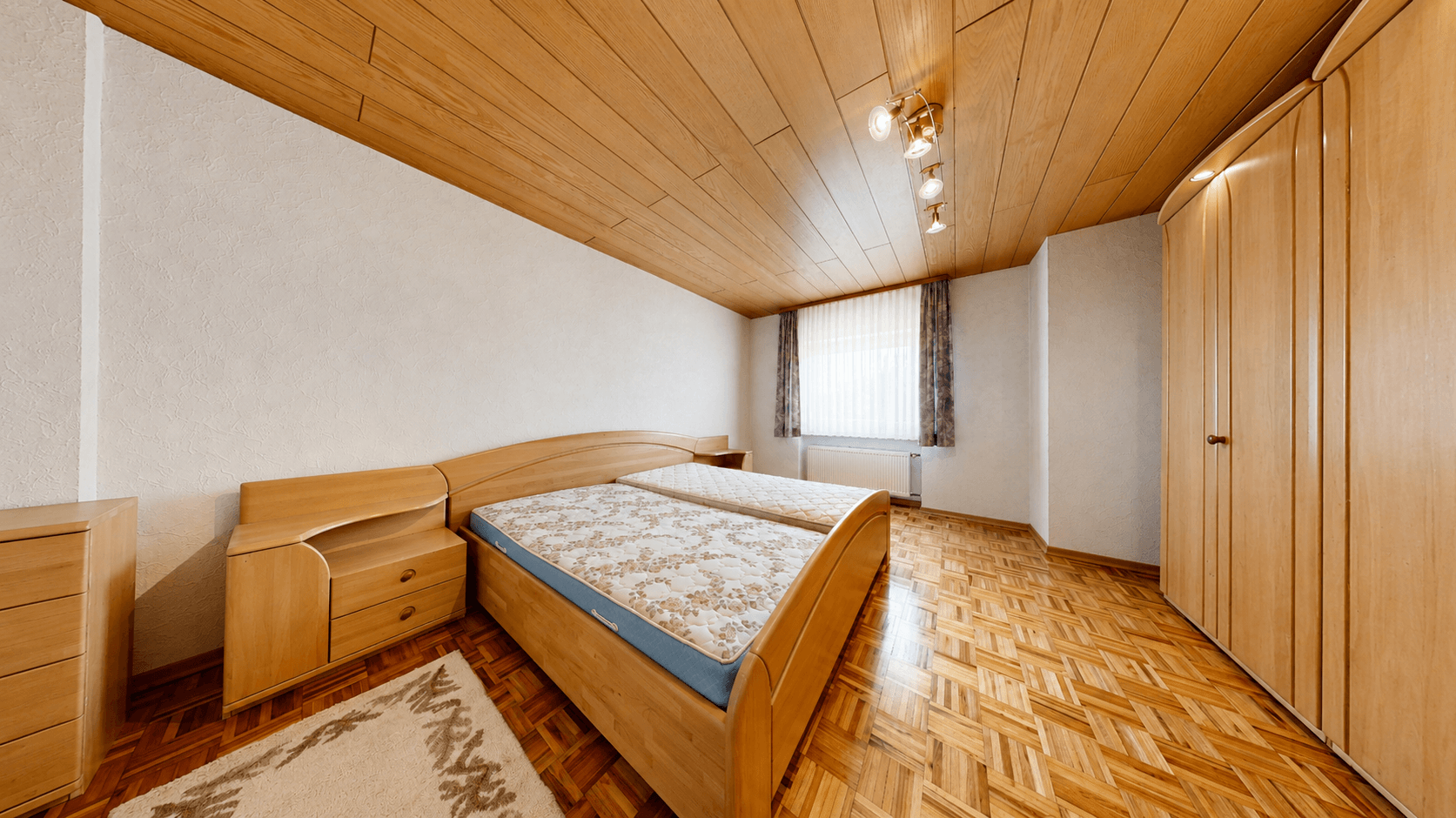 Dein Platz für Zukunft: großes Grundstück, Garage & echtem Entwicklungspotenzial - Image 6