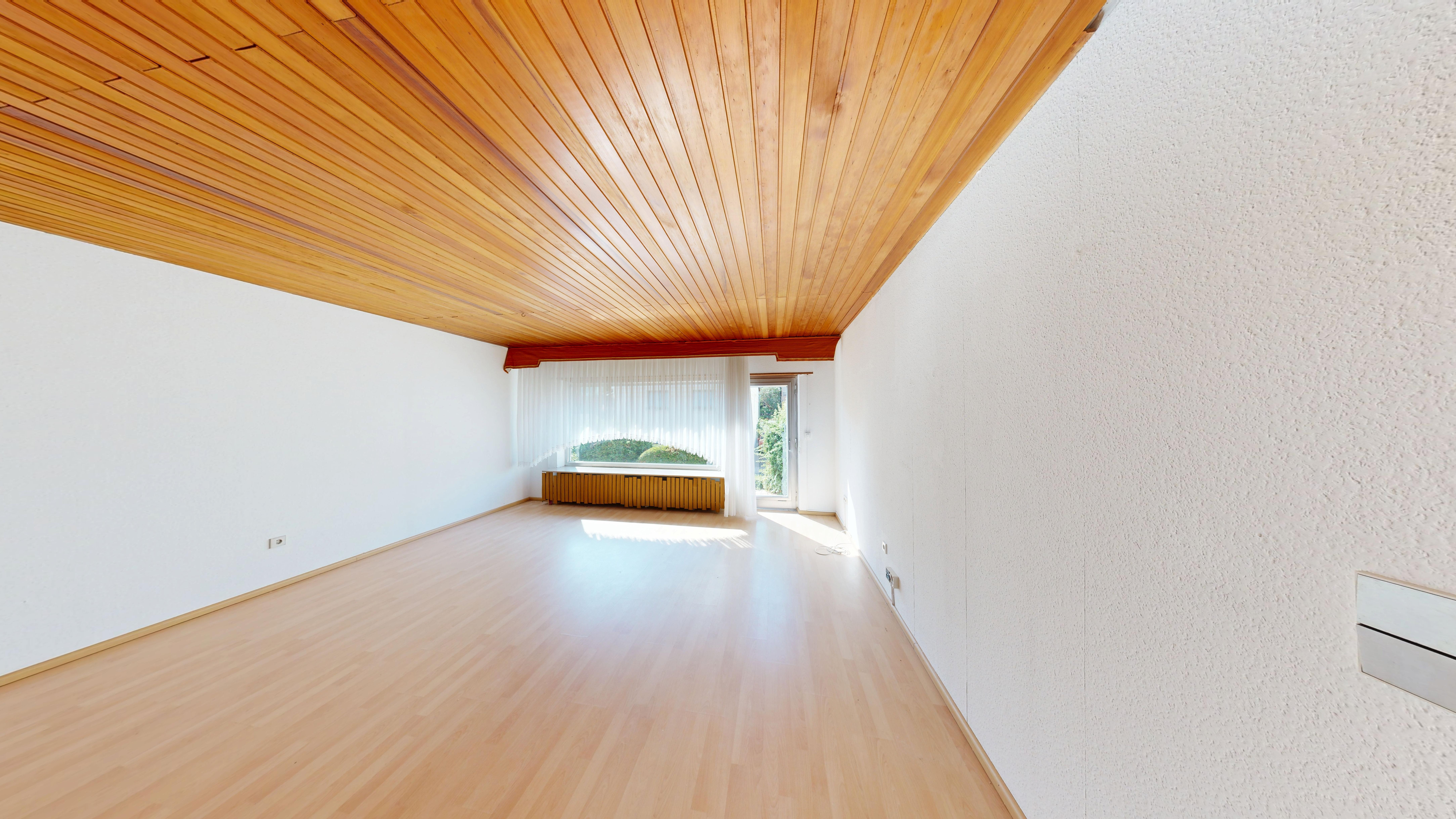 Großzügiges Einfamilienhaus mit rund 210 m² Wohnfläche in Bruchmühlbach-Miesau – 10/28