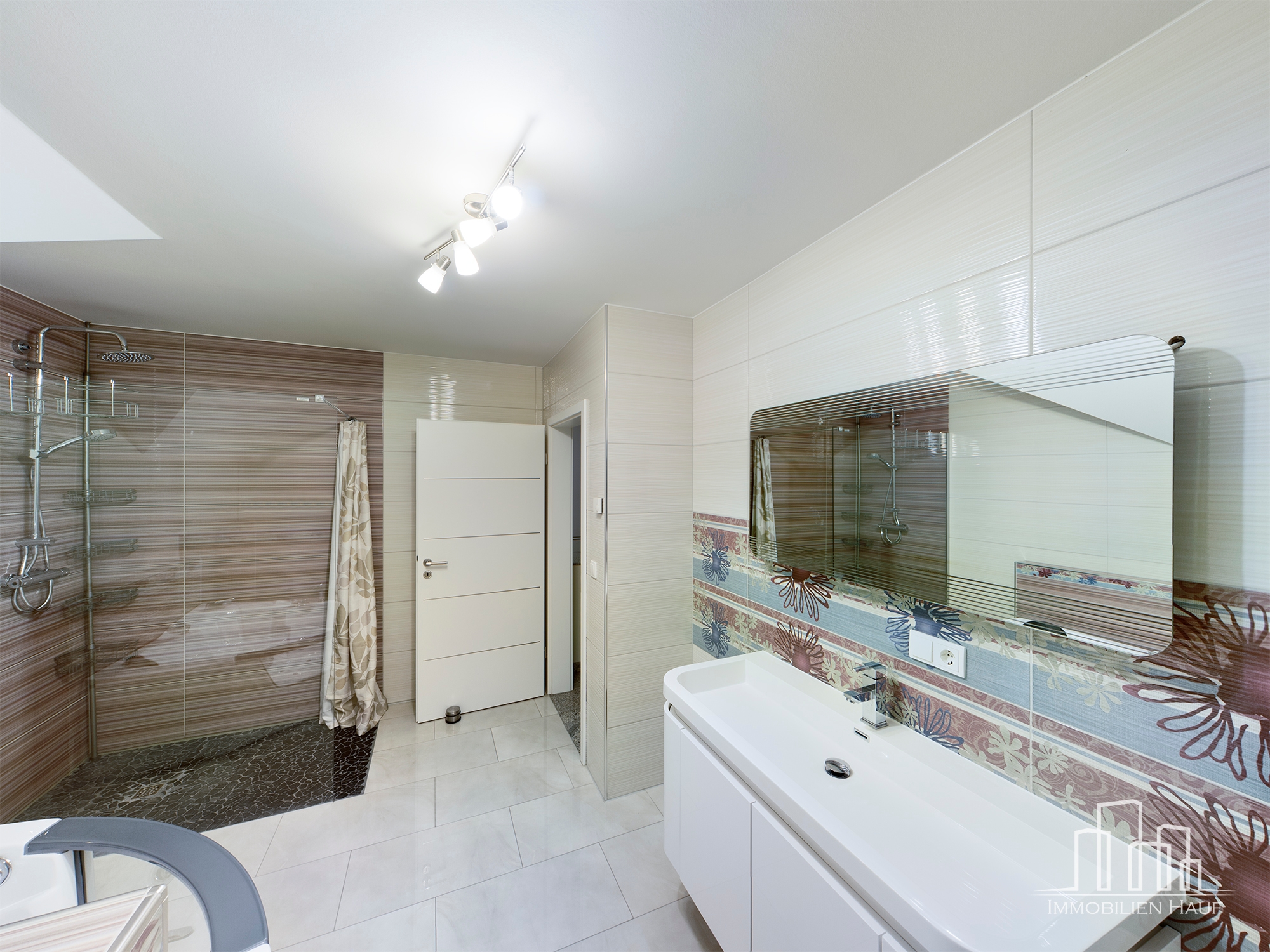 Spacious Freestanding Home in Weilerbach – Available Now! – 6/7