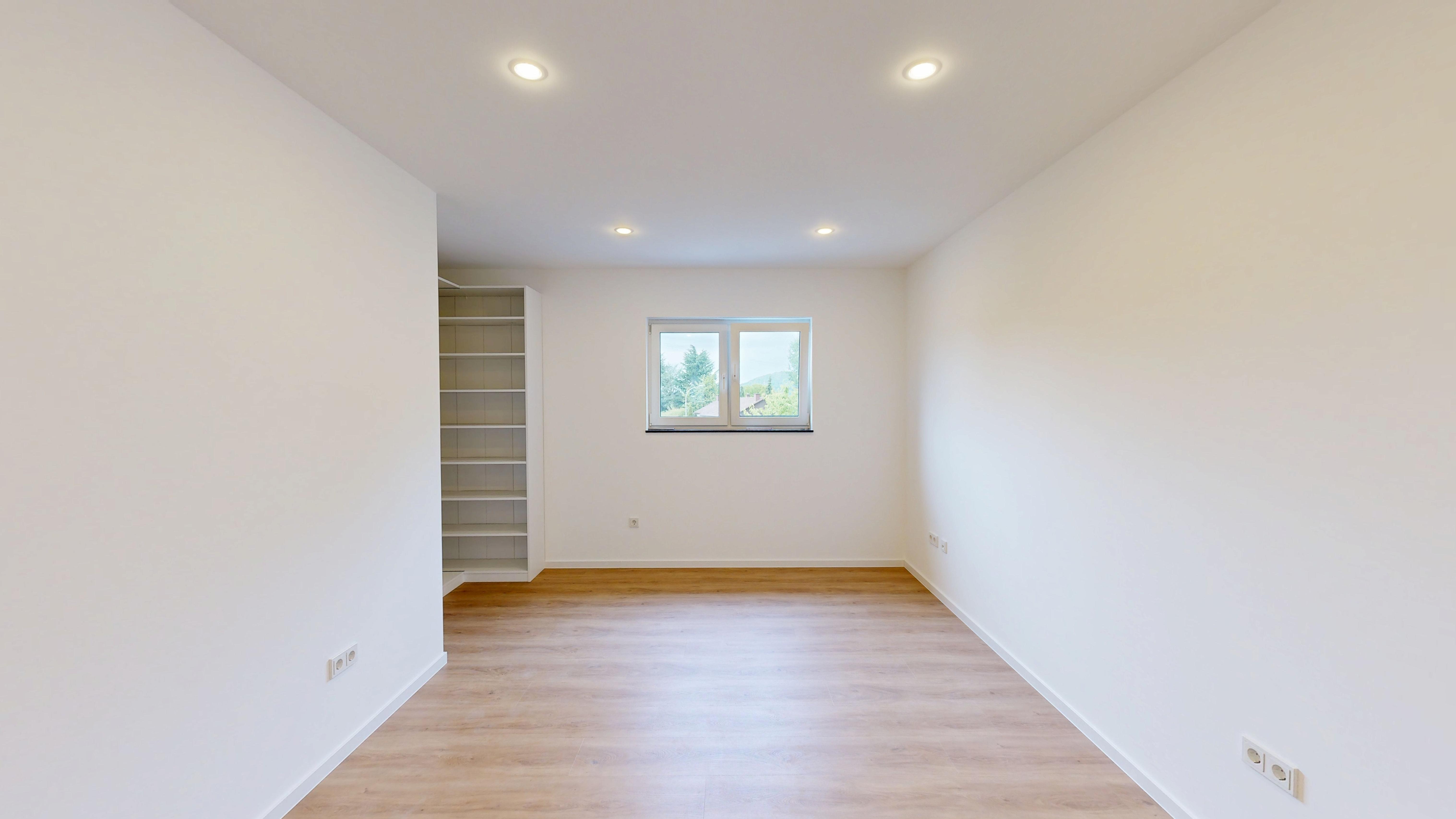 Modern Fully Renovated Home with Garden & Parking | Bruchmühlbach-Miesau – 9/19
