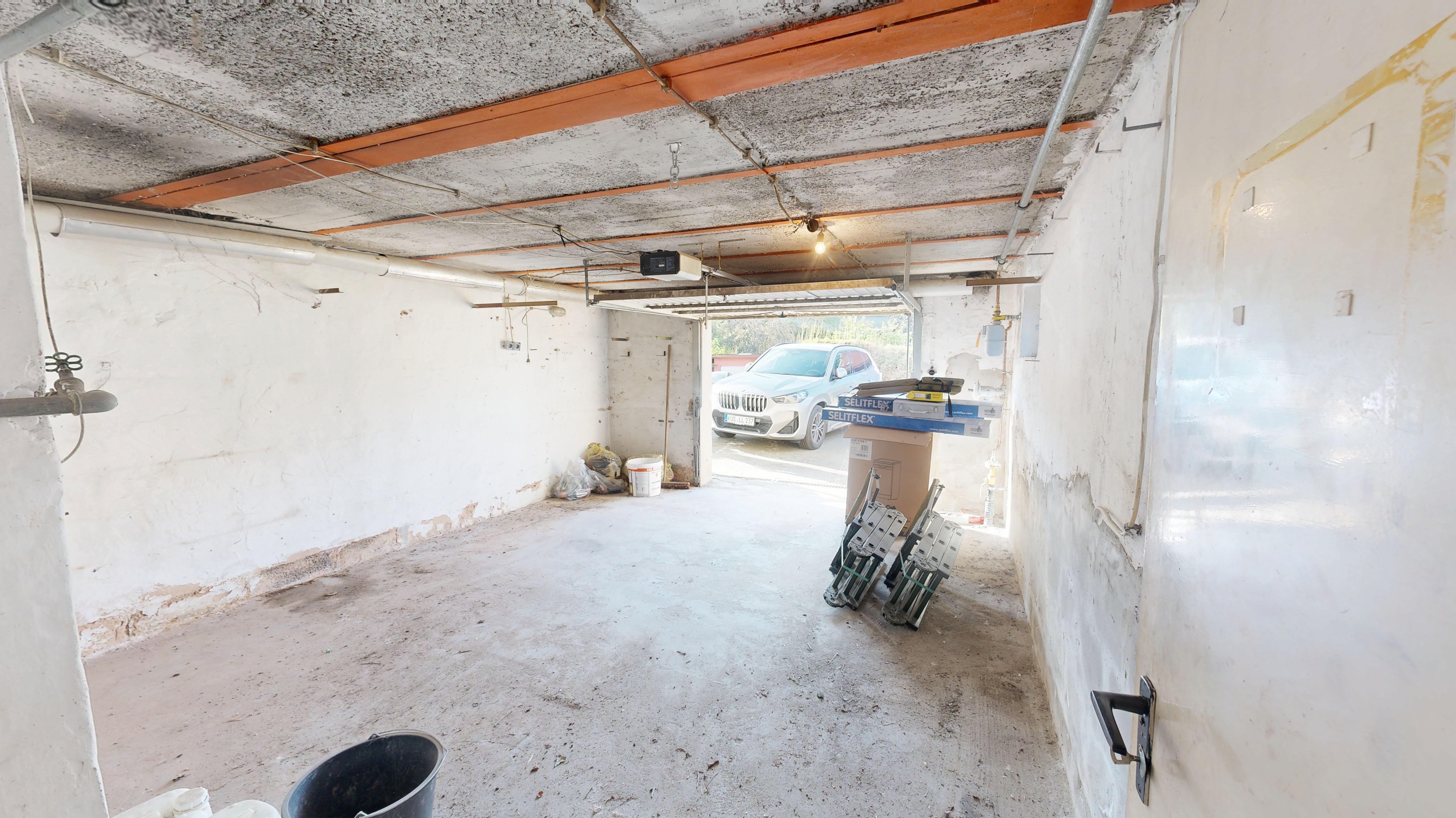 2-Familienhaus, 3 Garagen: Heizung 2020, OG 2021 modernisiert – 17/20