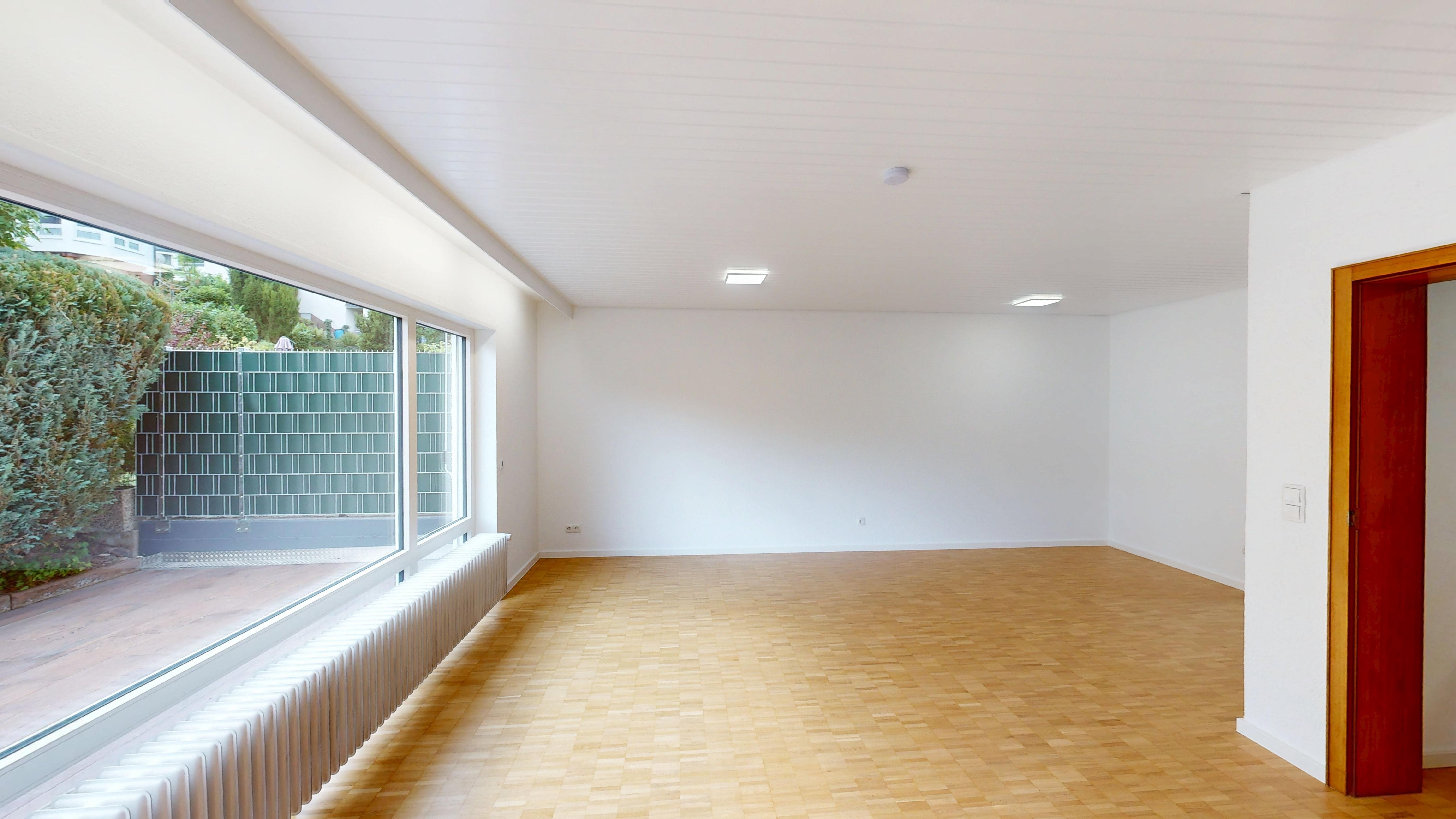 Fully Renovated End-Terrace Home with Garden, Garage & Party Basement in Hohenecken – 5/19