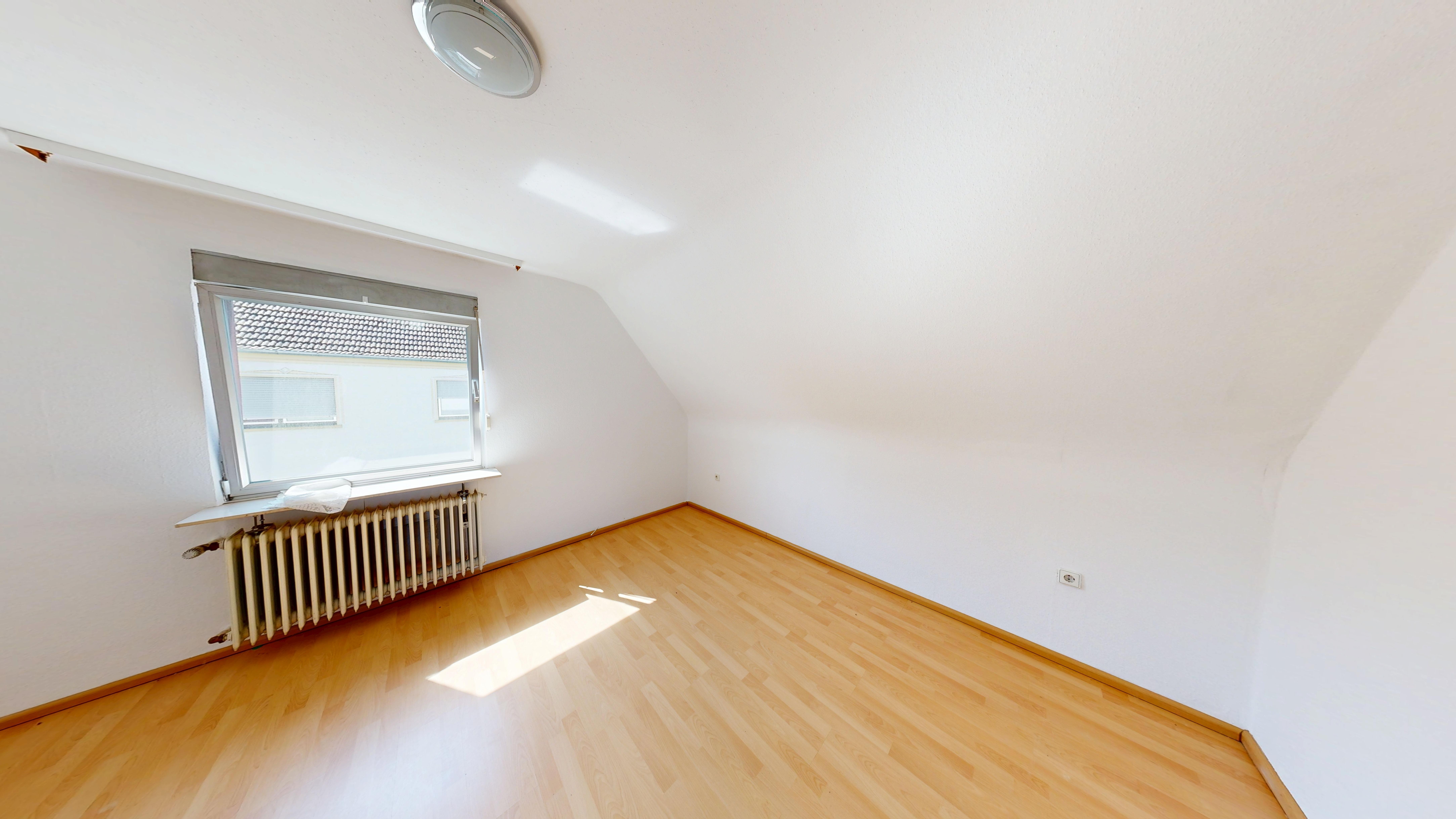 Großzügiges Einfamilienhaus mit rund 210 m² Wohnfläche in Bruchmühlbach-Miesau – 19/28