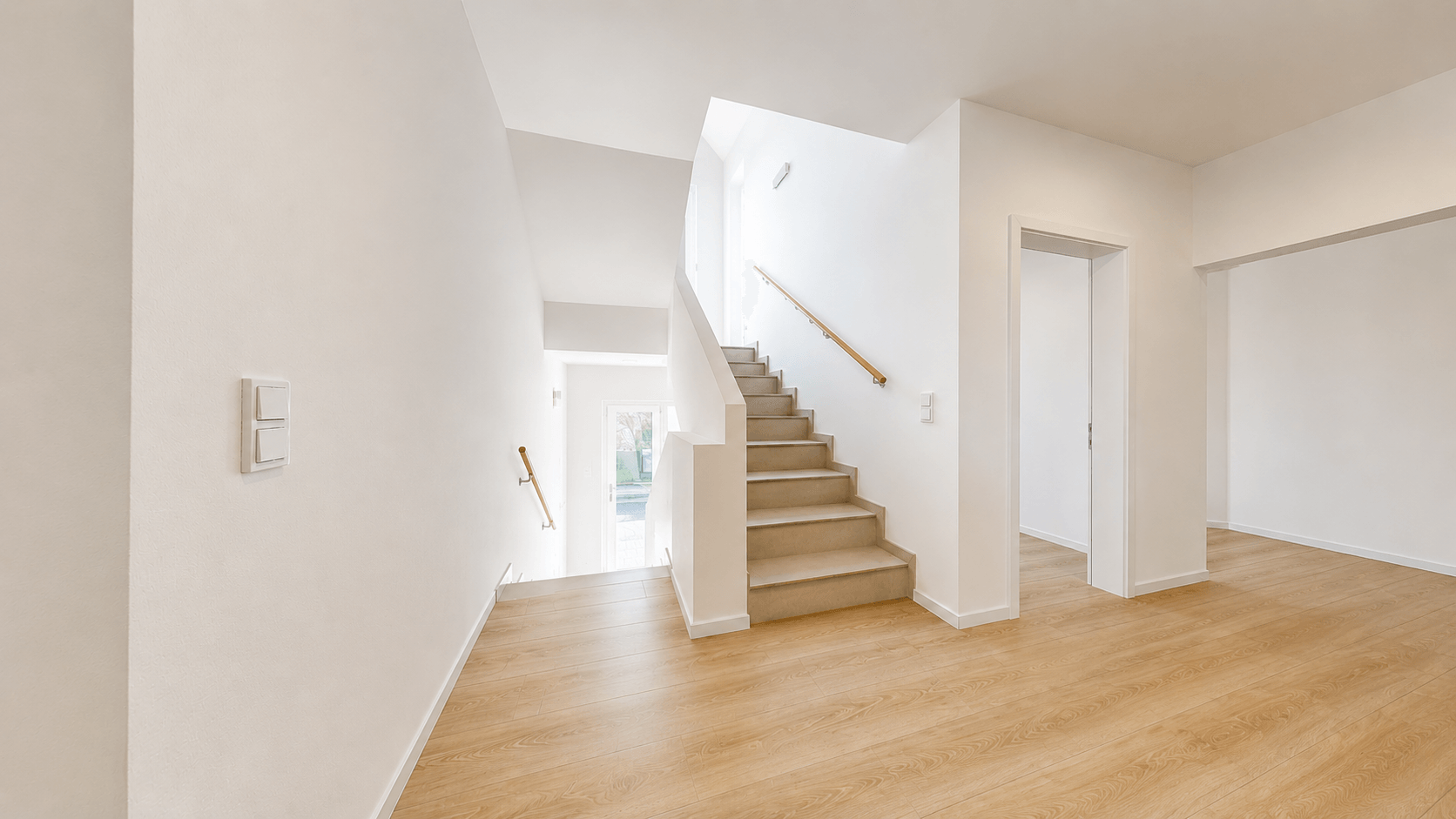 Haus kaufen? Dann aufgepasst: Doppelhaushälfte mit 7 Zimmern, Garten, Garage & starken Mieteinnahmen – 10/12