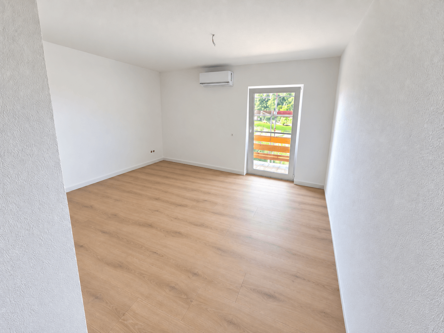Modern 3-Bedroom Apartment with AC in Hütschenhausen – 12/14