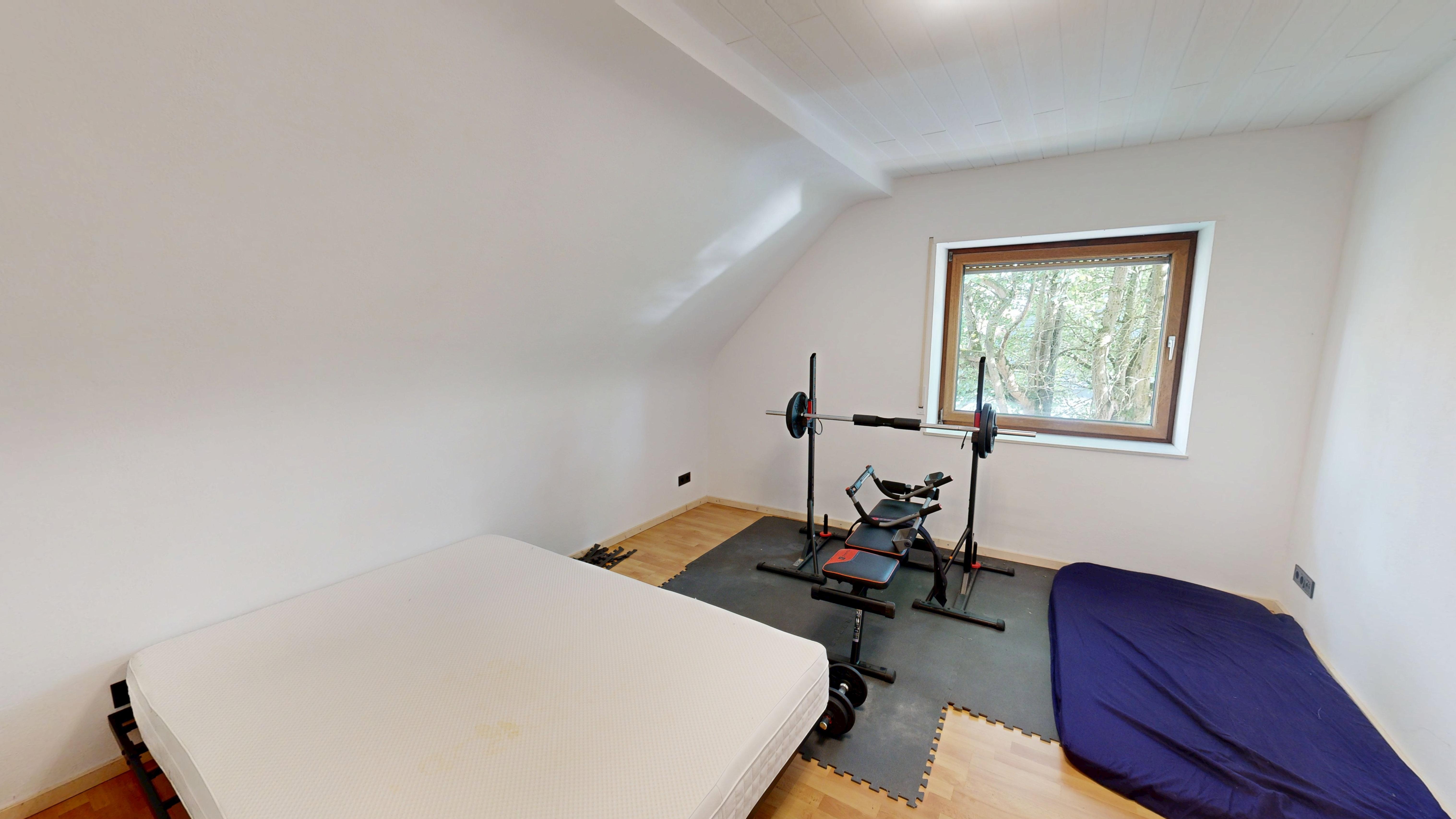 2023 saniert, 2.300 € Kaltmiete plus Baugrundstück – 16/26
