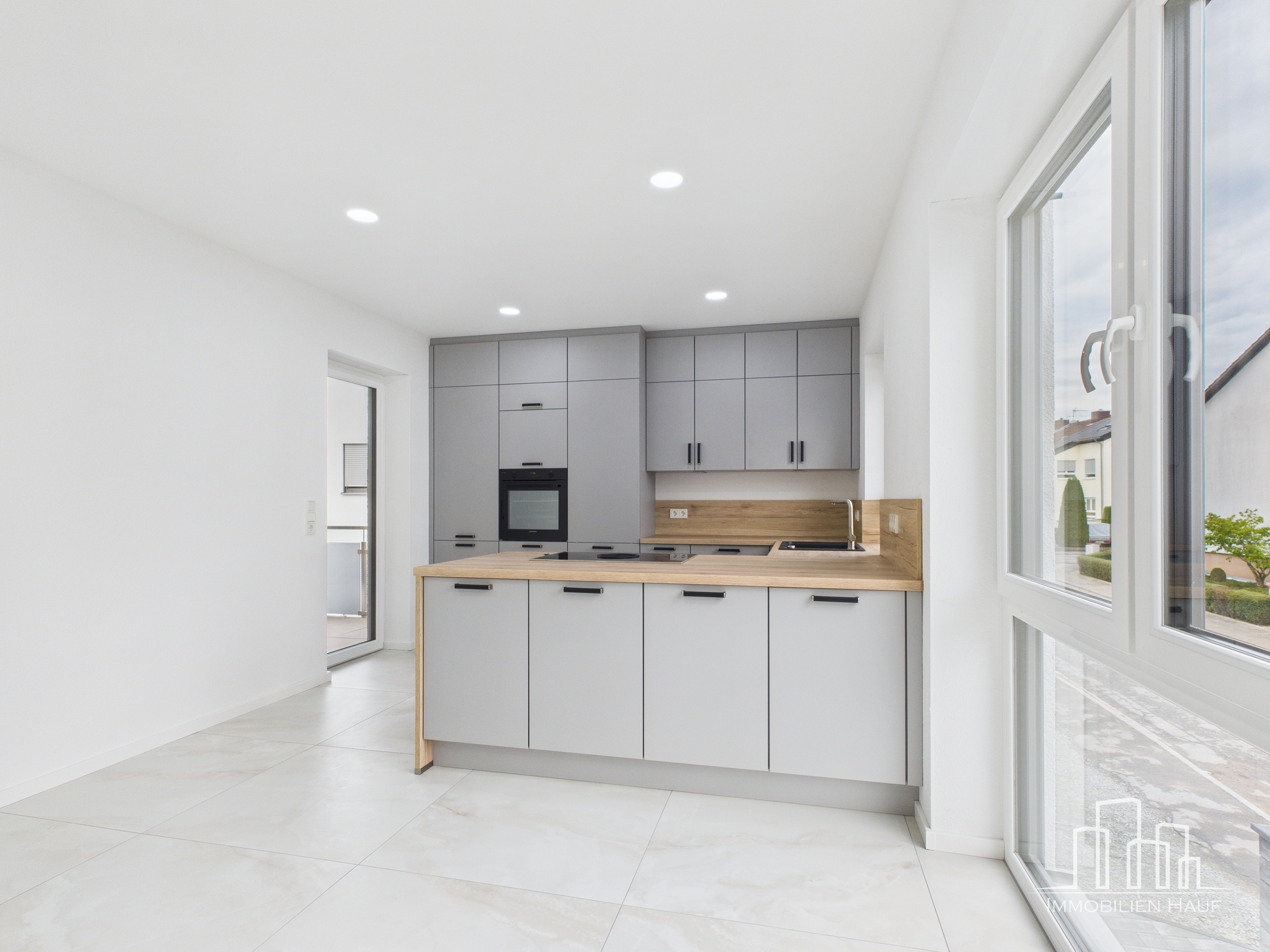 Spacious 3-Bedroom Apartment with A/C & Garage in Ramstein – 2/17