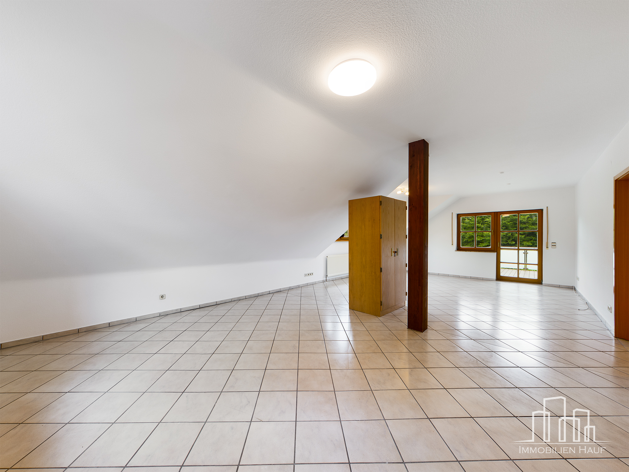 Spacious 4-Bedroom Home with Garage, Garden, Basement & Attic | Erfenbach – 14/20
