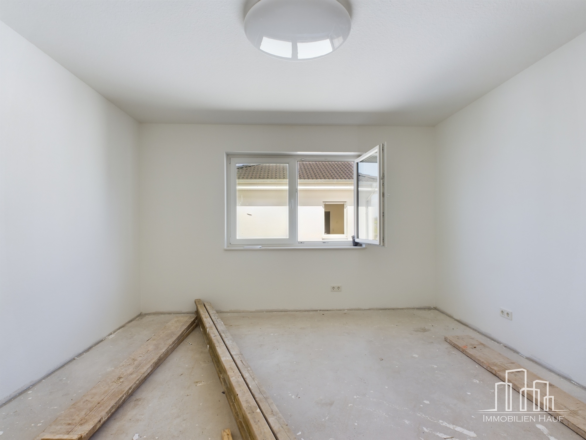 Modern Freestanding Home in Quiet Area – Hohenecken – 8/13