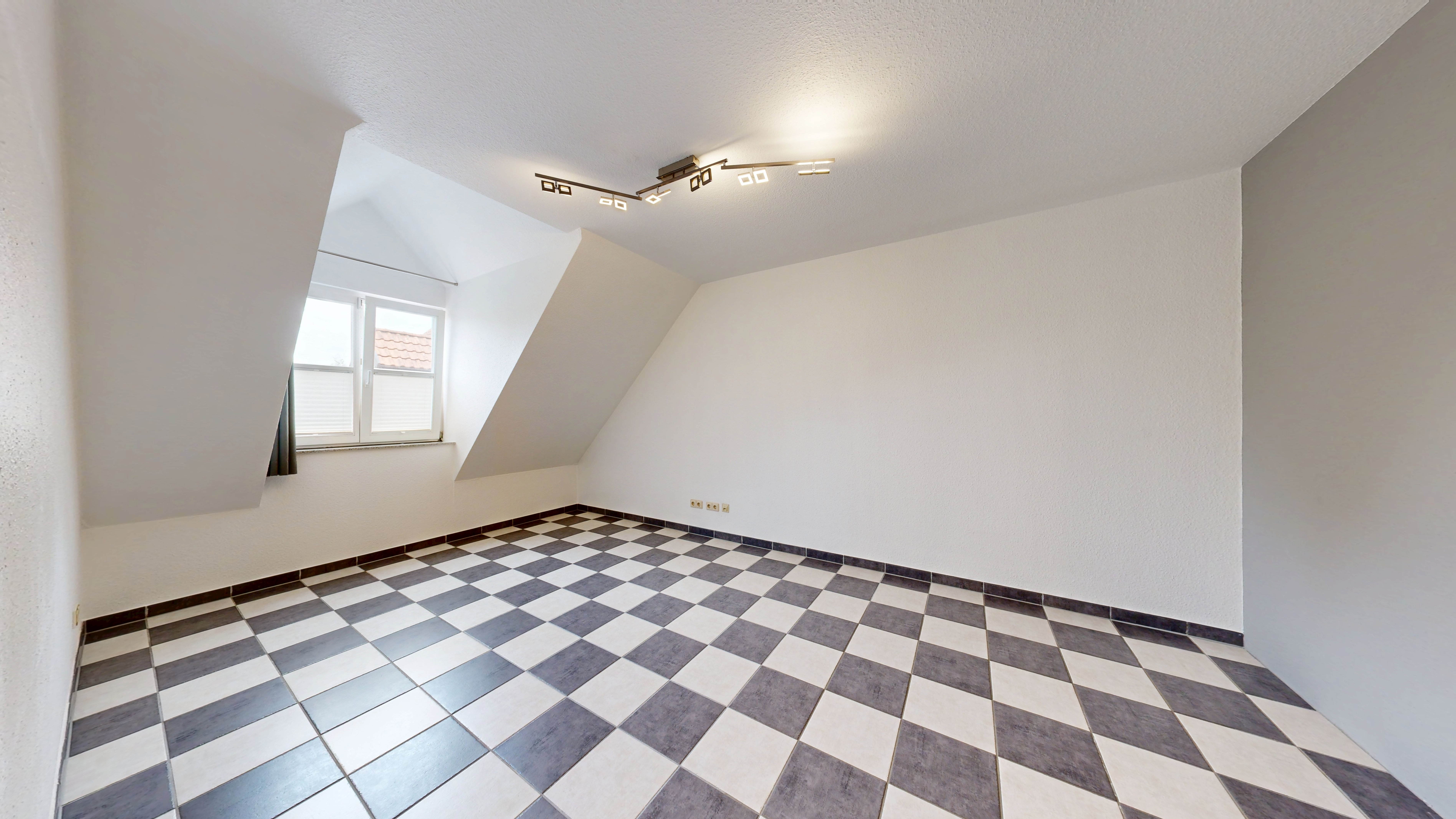 Luxuriöse Maisonette-Wohnung in St. Ingbert – Marmor Kamin & Waldrandlage - Image 10