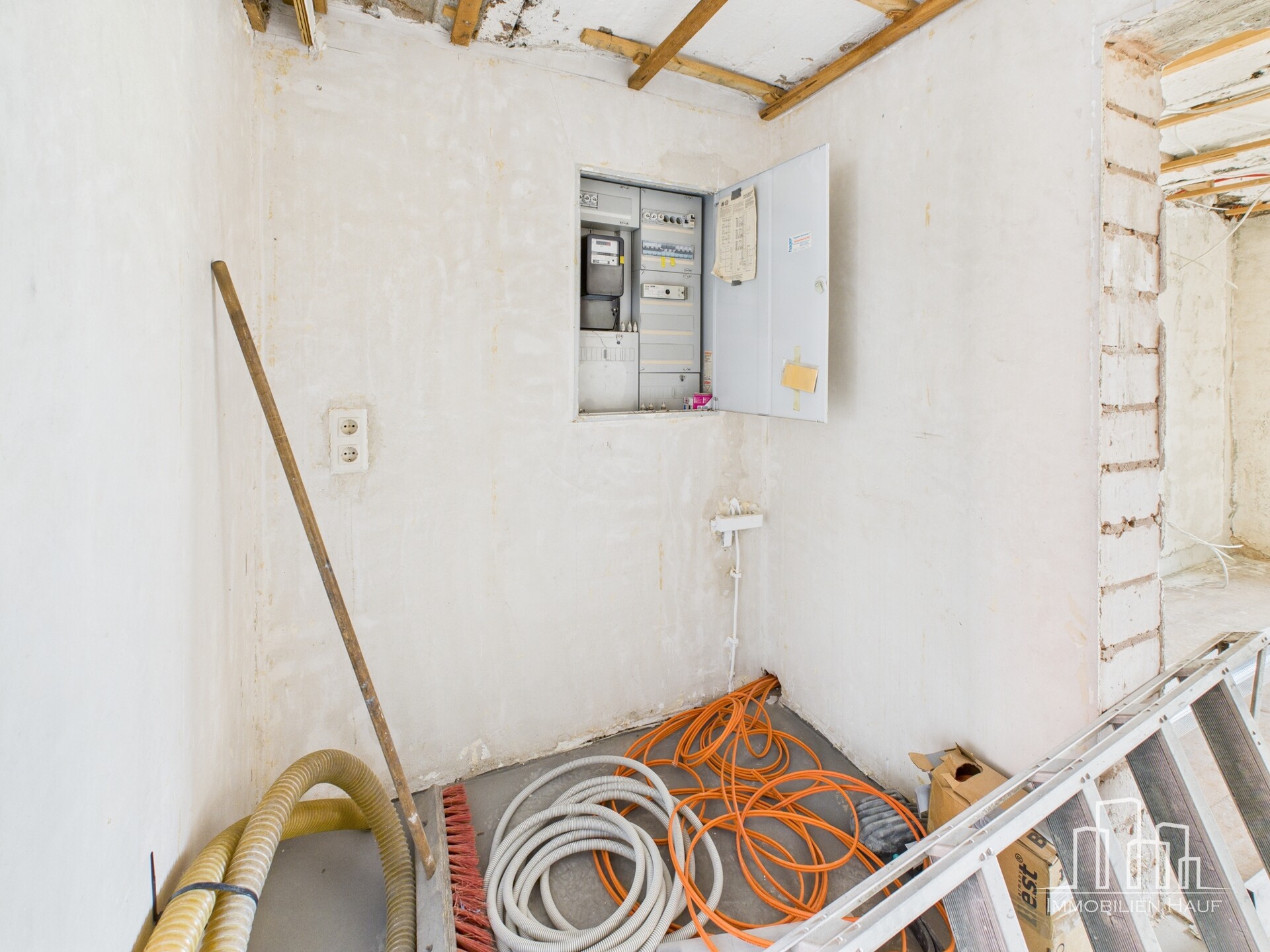 Einfamilienhaus mit Raum für individuelle Ideen – ideales Projekt für Handwerker - Image 15