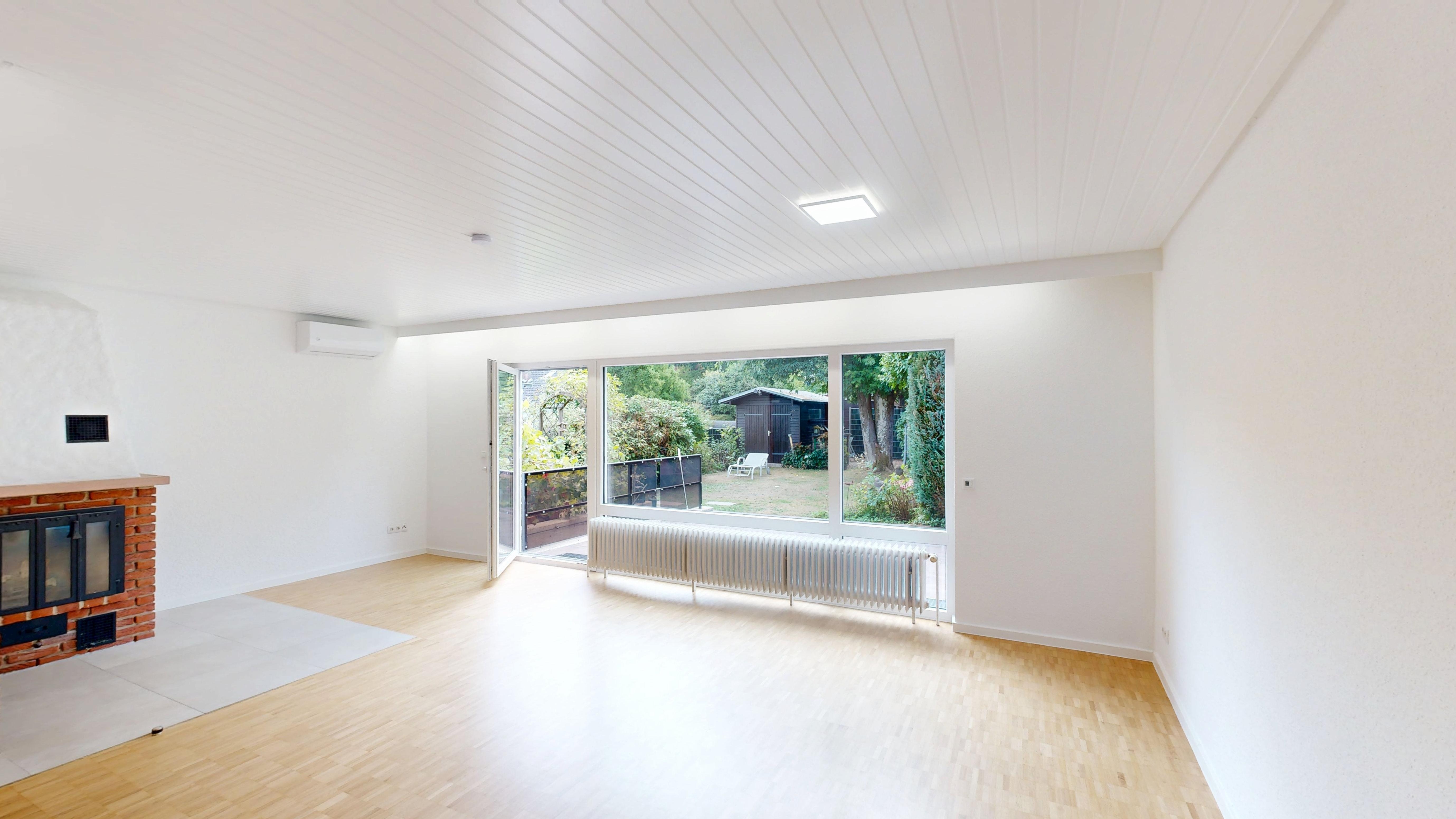 Fully Renovated End-Terrace Home with Garden, Garage & Party Basement in Hohenecken – 4/19